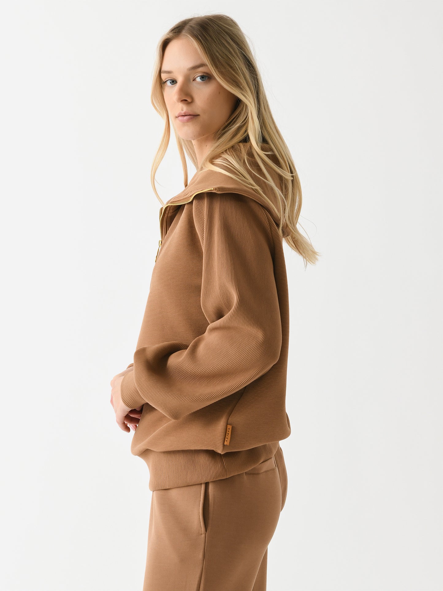 VAR00485xGOLDENBRONZE-alt2