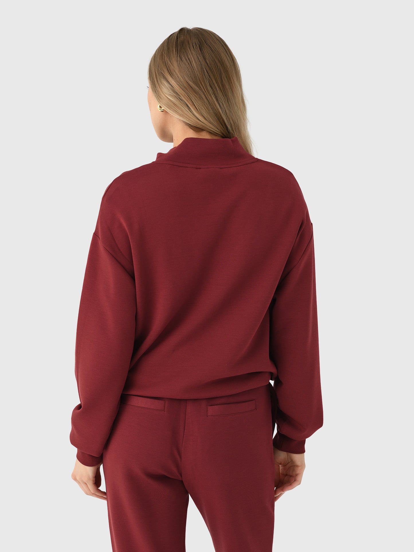 VAR00979xNEWMAROON-alt2