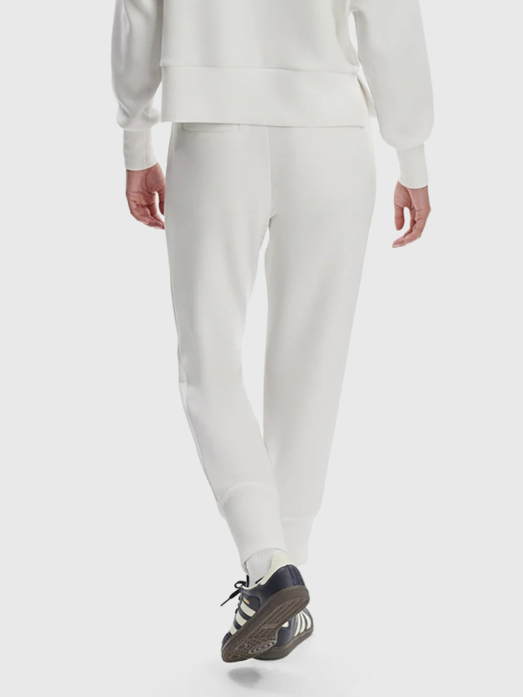 VAR01713xWHITE-alt1