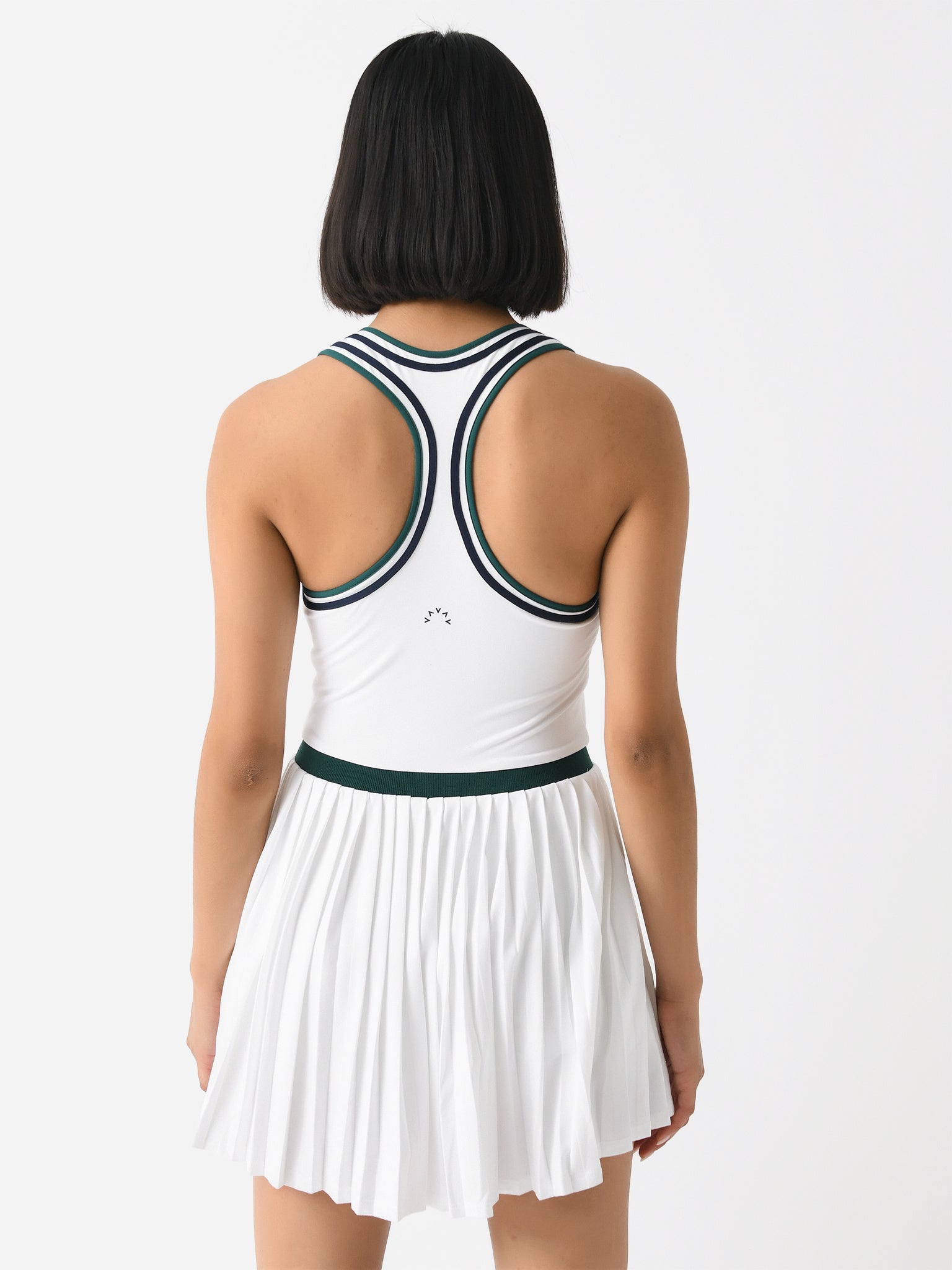 VAR01934xWHITEFOREST-alt3