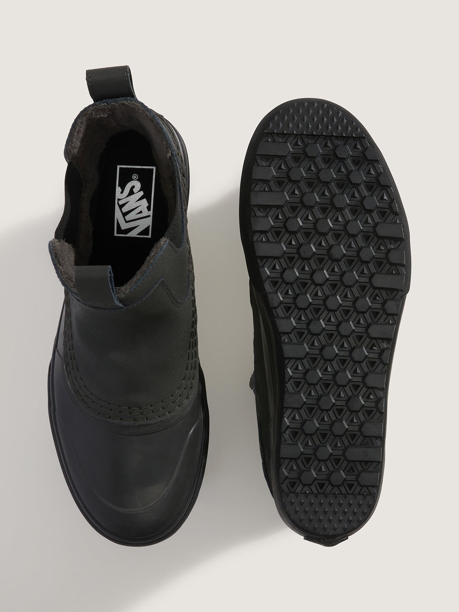 Vans MTE Standard Mid Chelsea Waterproof Boot – Saint Bernard