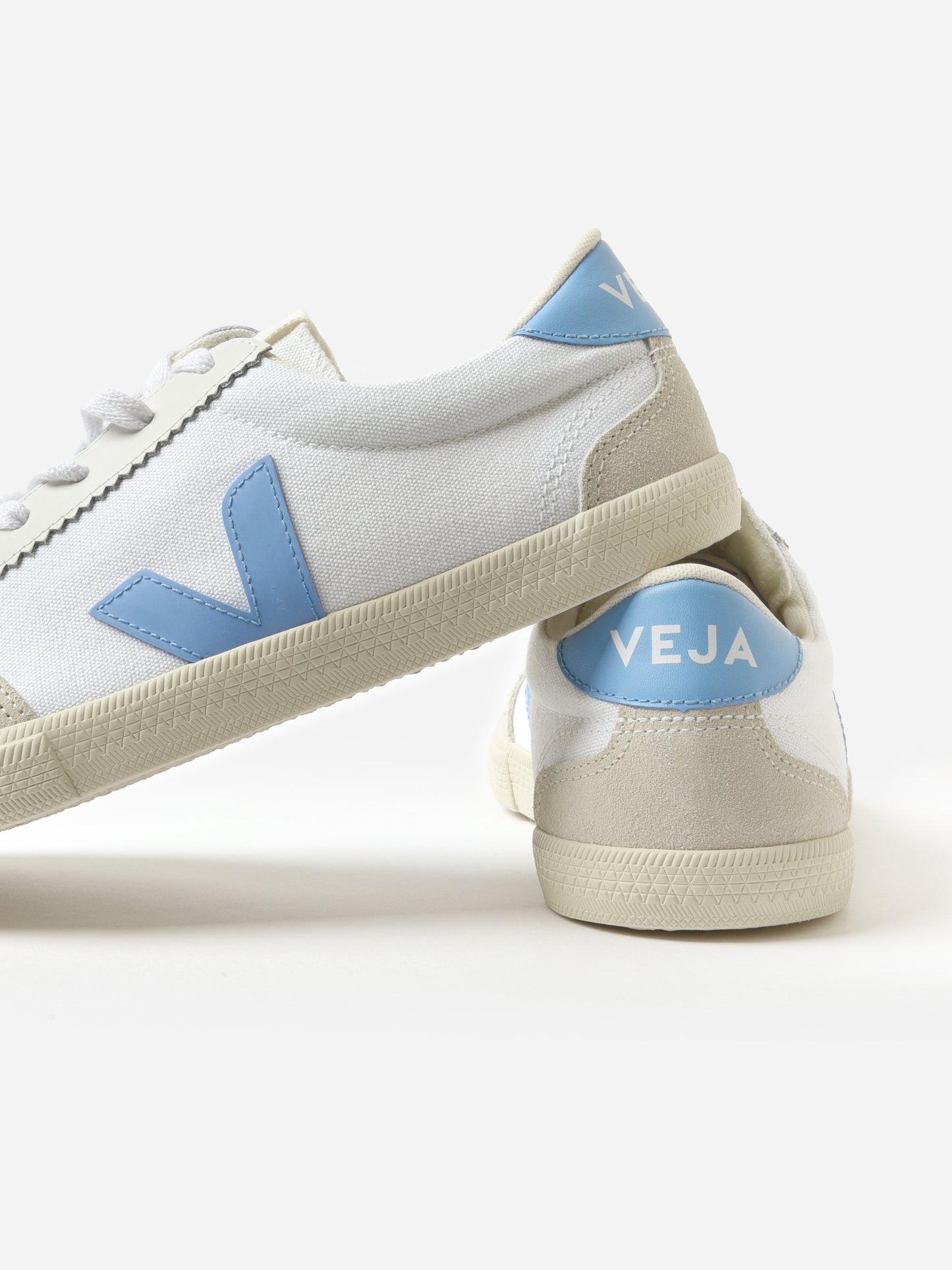 VO0103648AxWHITEAQUA-alt2