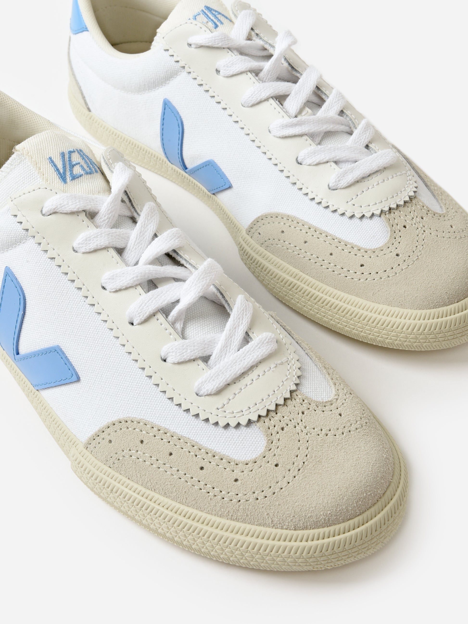 VEJA Women's Volley Canvas Sneaker - Saint Bernard