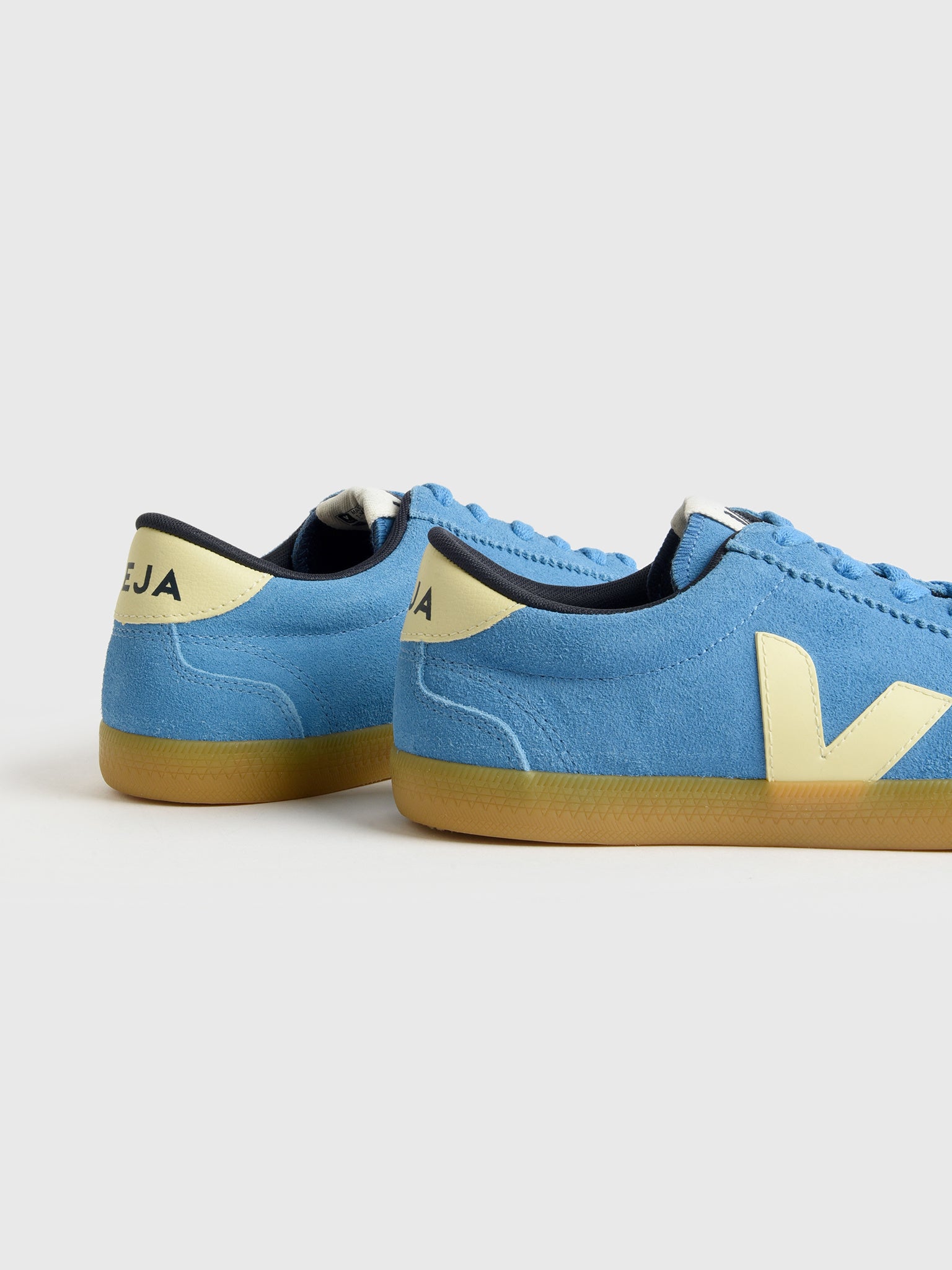 今季 VEJA / VOLLEY スウェード スニーカー 39 Veja Volley Sneakers | Free People