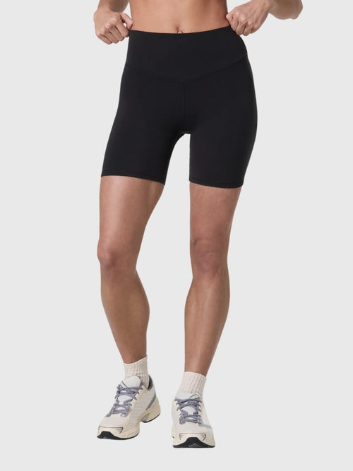 Vuori Women's AllTheForm 6" Short