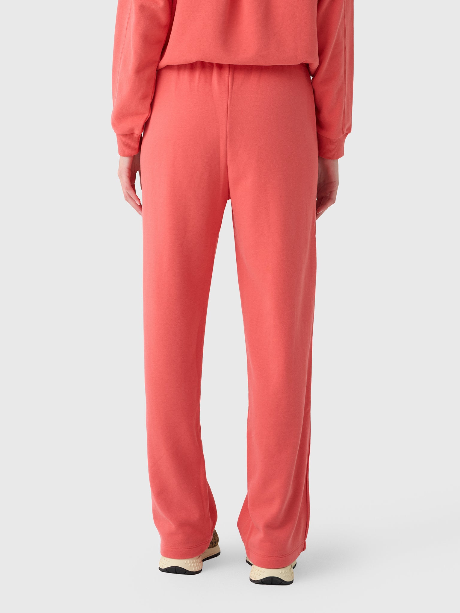 Vuori Women's Sedona Straight Leg Sweatpant – Saint Bernard
