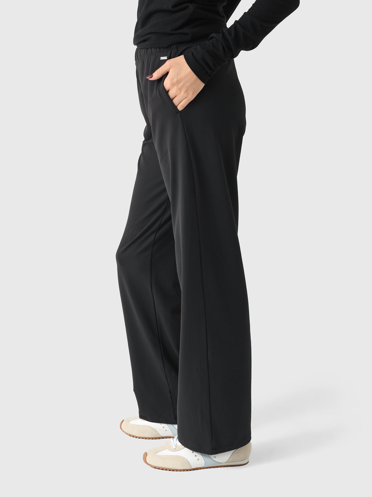 VW4313xSOLIDBLACK-alt2