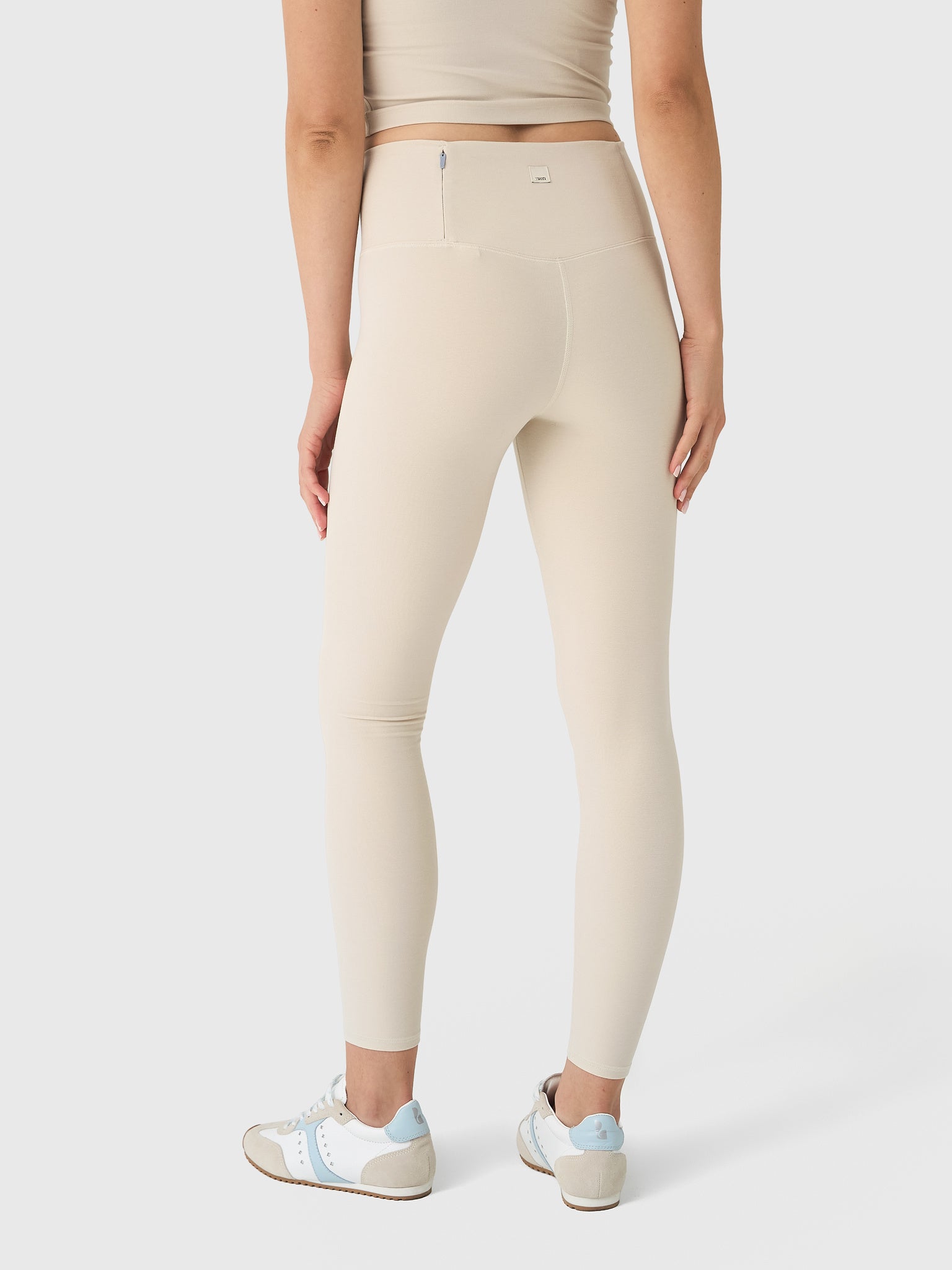 VW444xBONEHEATHER-alt2