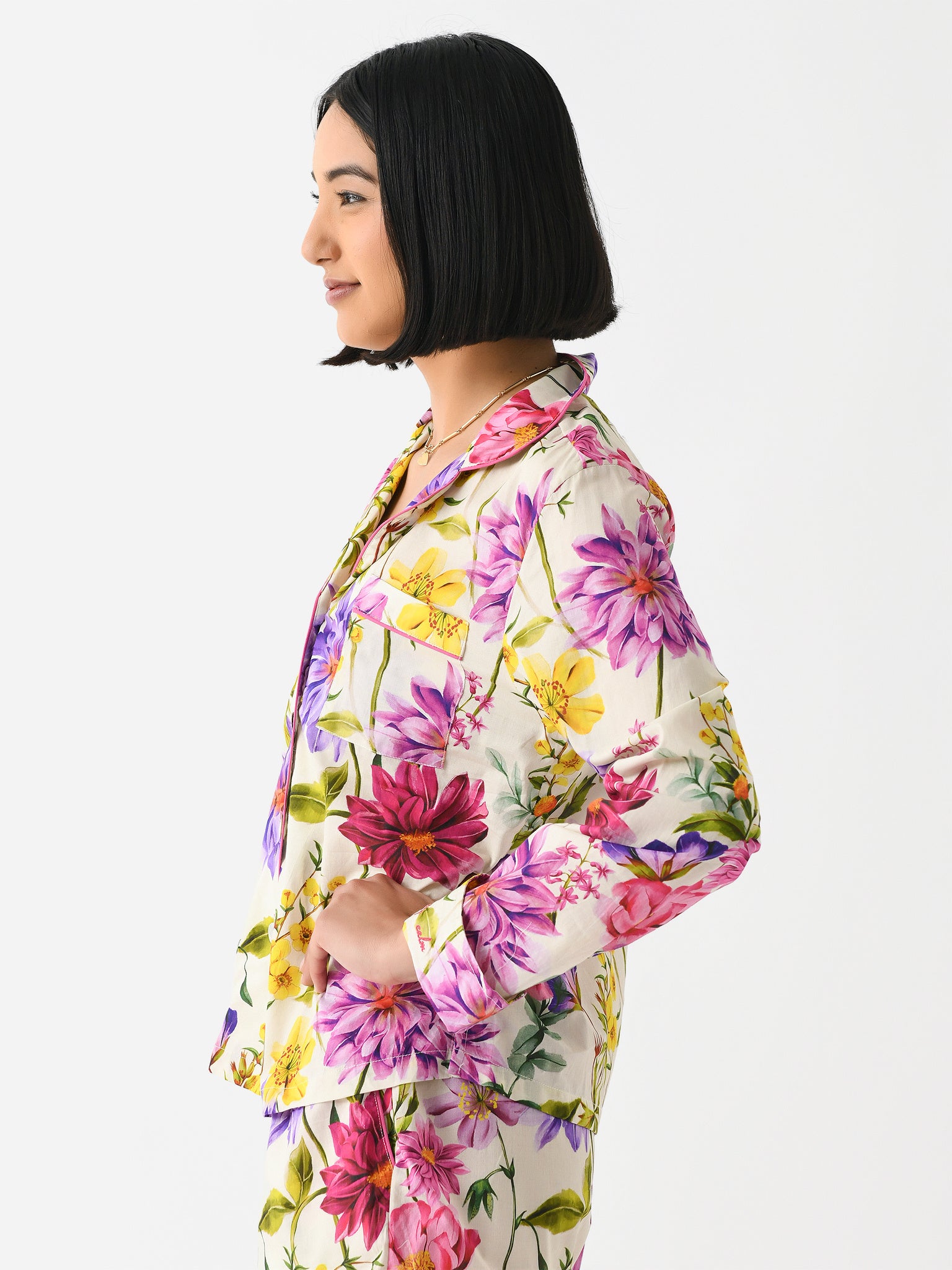 VWFSS2423xWHITE-alt2