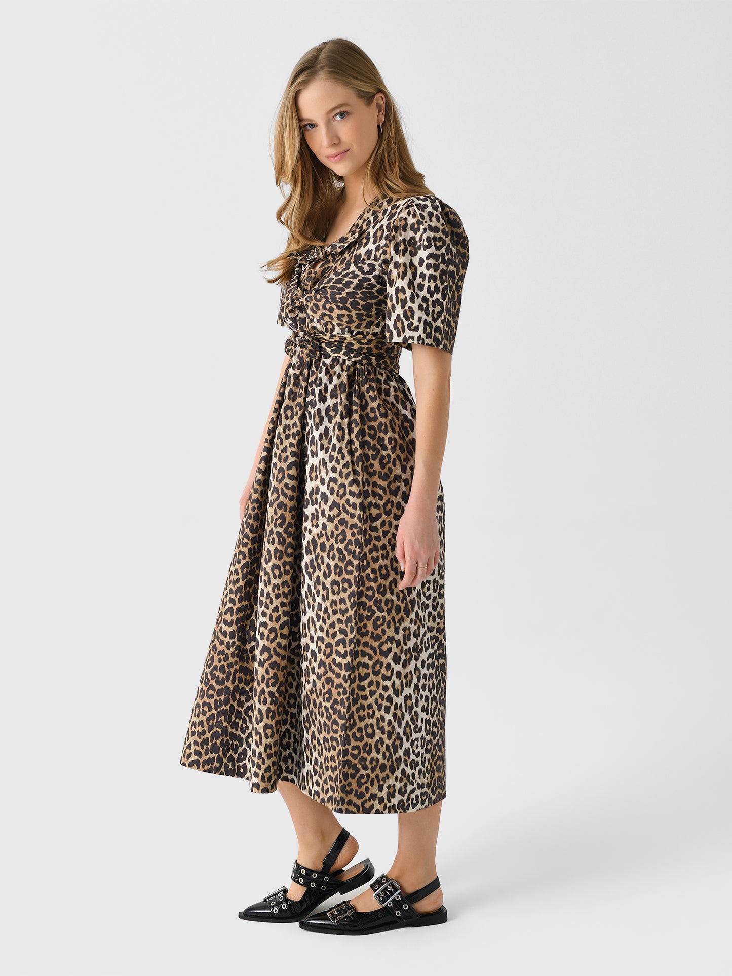 W0373xLEOPARD-alt1