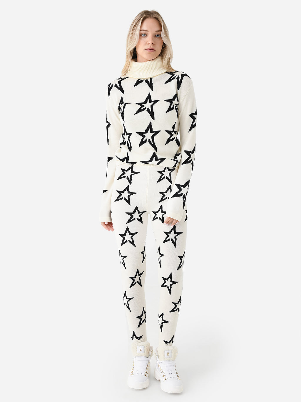 W3000966xLOGOSTARPRINTSNOWWHITEBLACKSTAR-alt1
