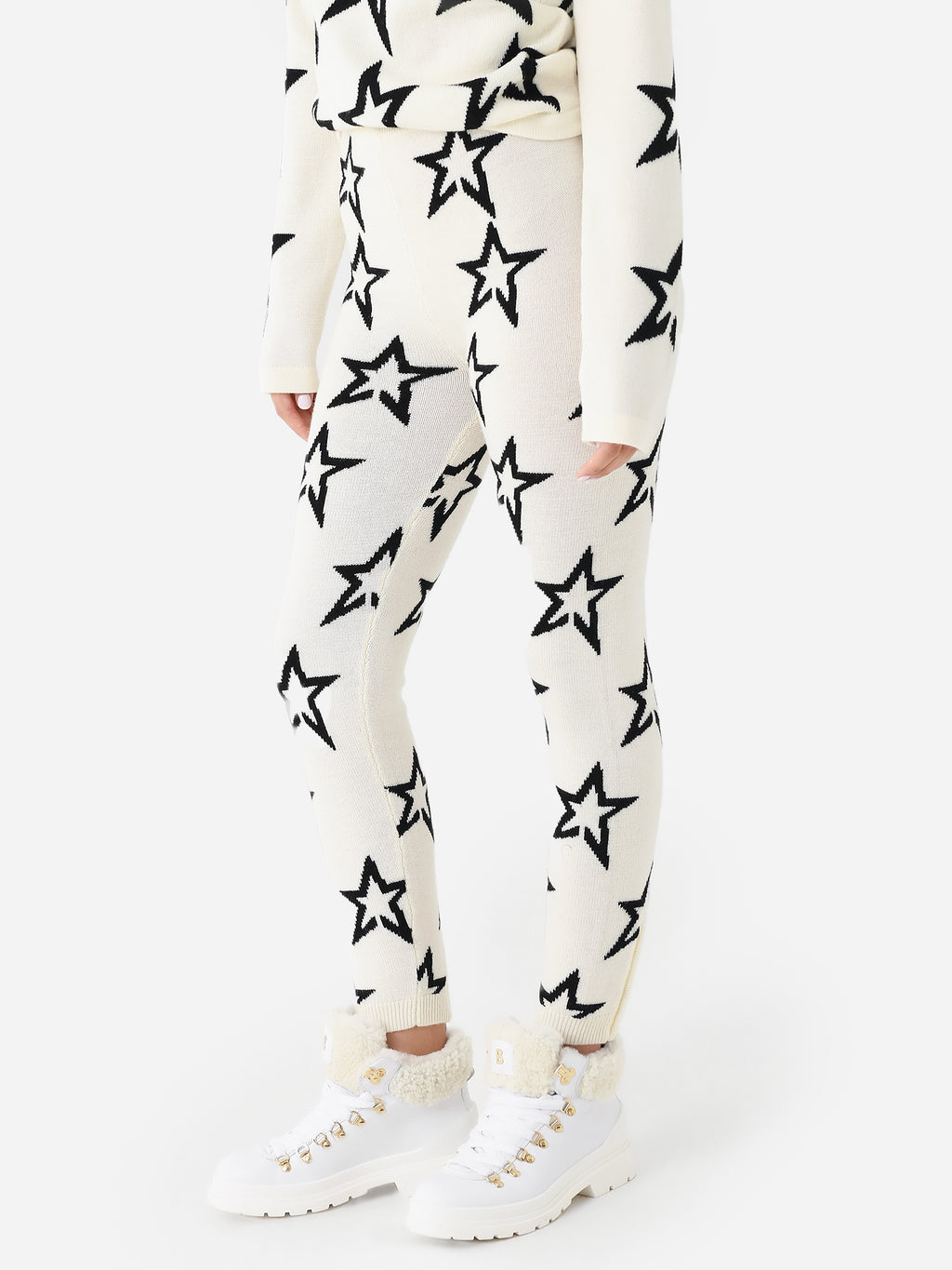W3000966xLOGOSTARPRINTSNOWWHITEBLACKSTAR-alt2