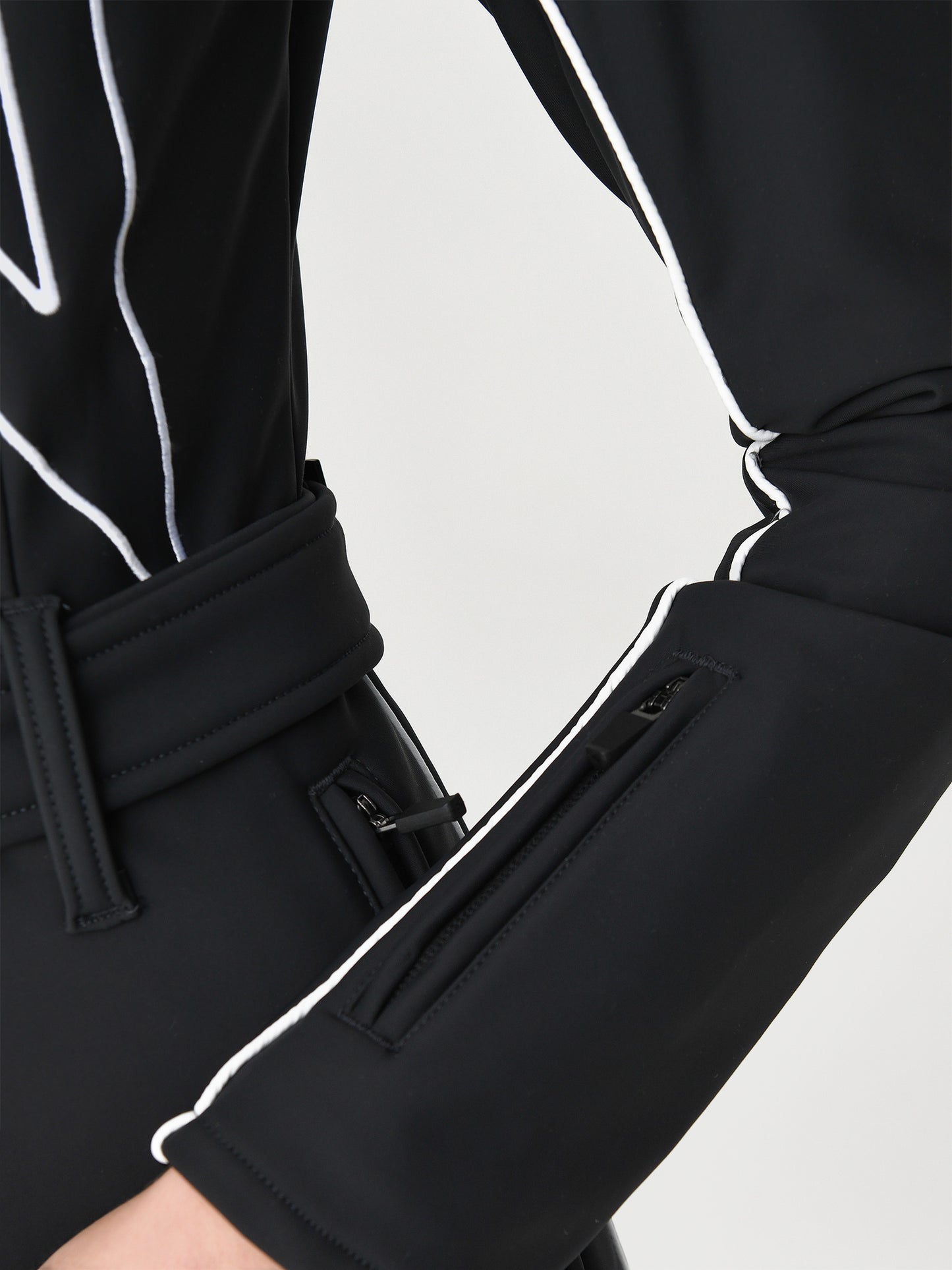 W3001088xBLACKSNOWWHITE-alt3