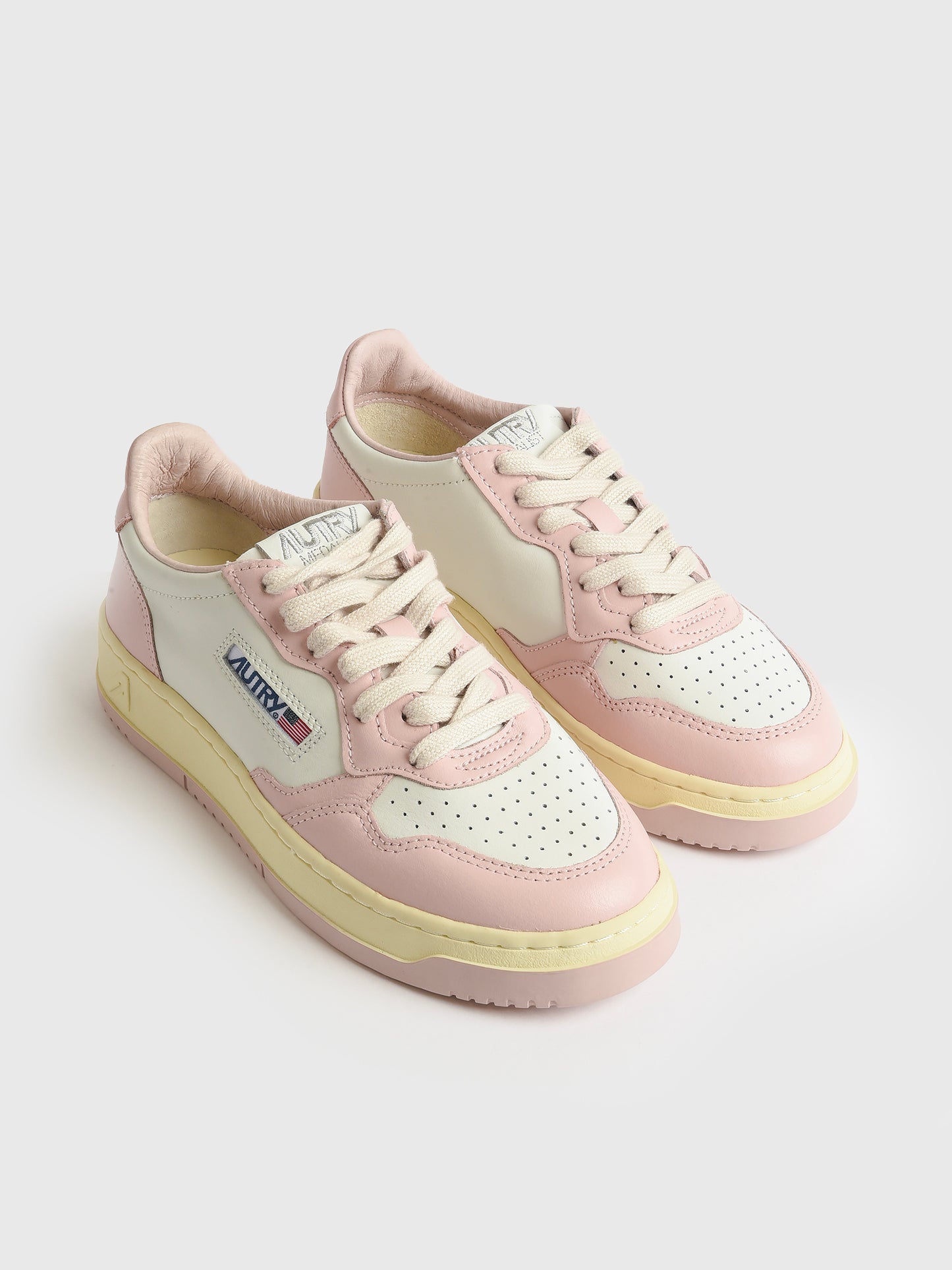 Autry Women's Medalist Low Sneaker - Saint Bernard