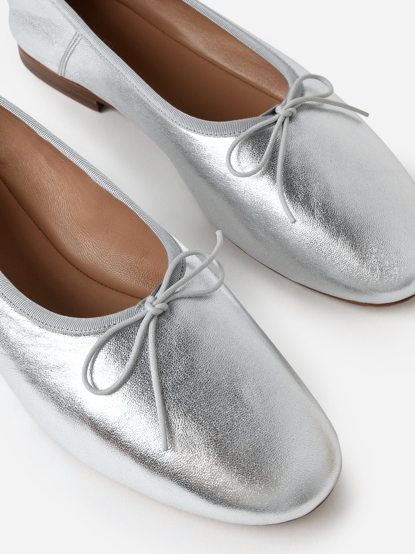 WF23F010MNxSILVER-alt2