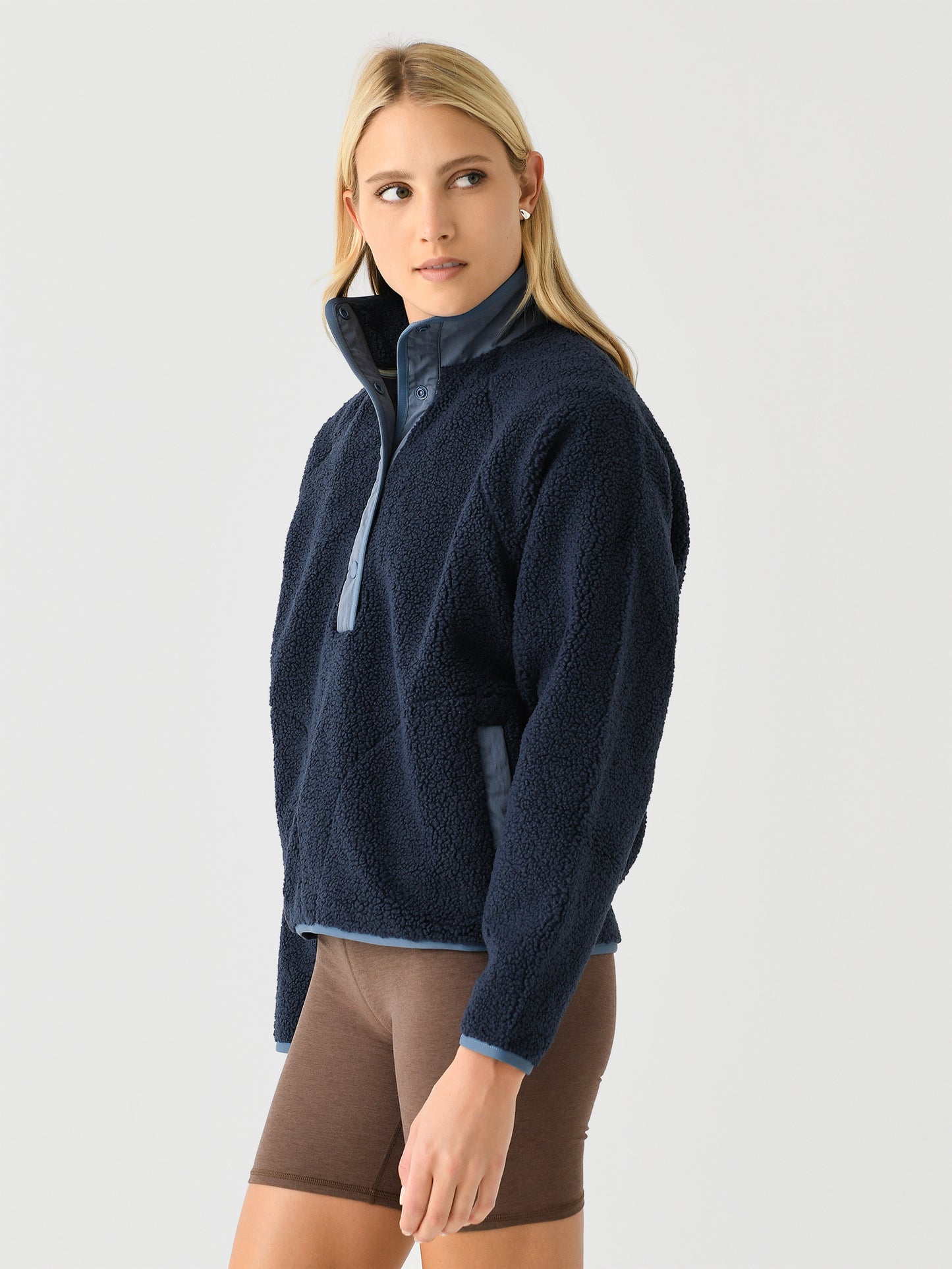 WOF2430xDARKSAPPHIRE-alt2