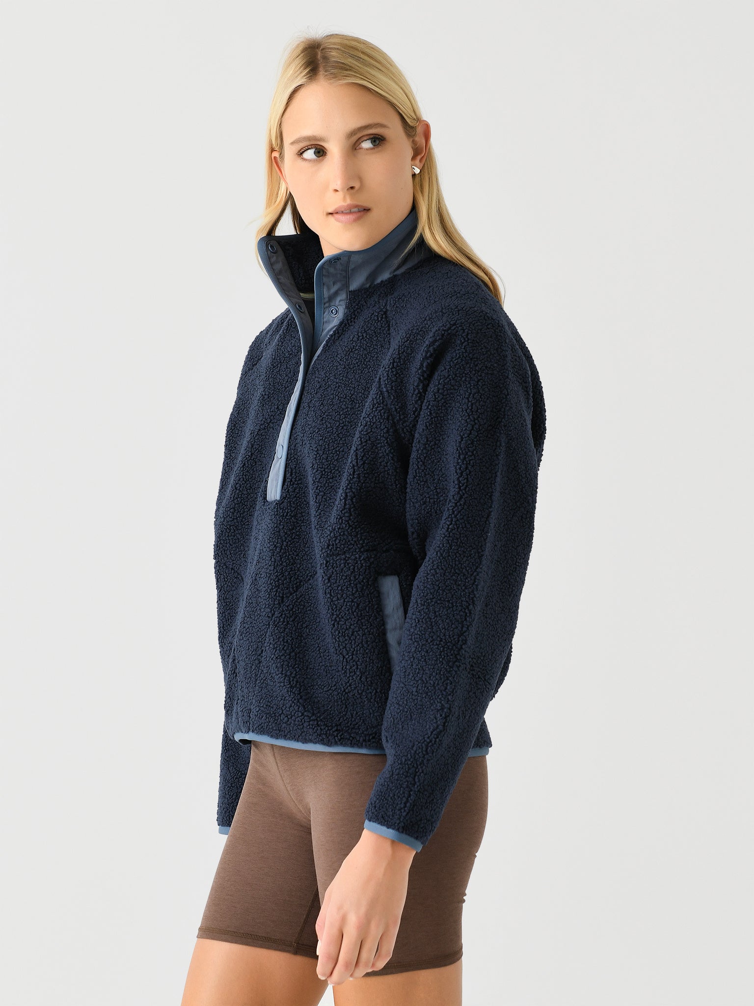 WOF2430xDARKSAPPHIRE-alt2