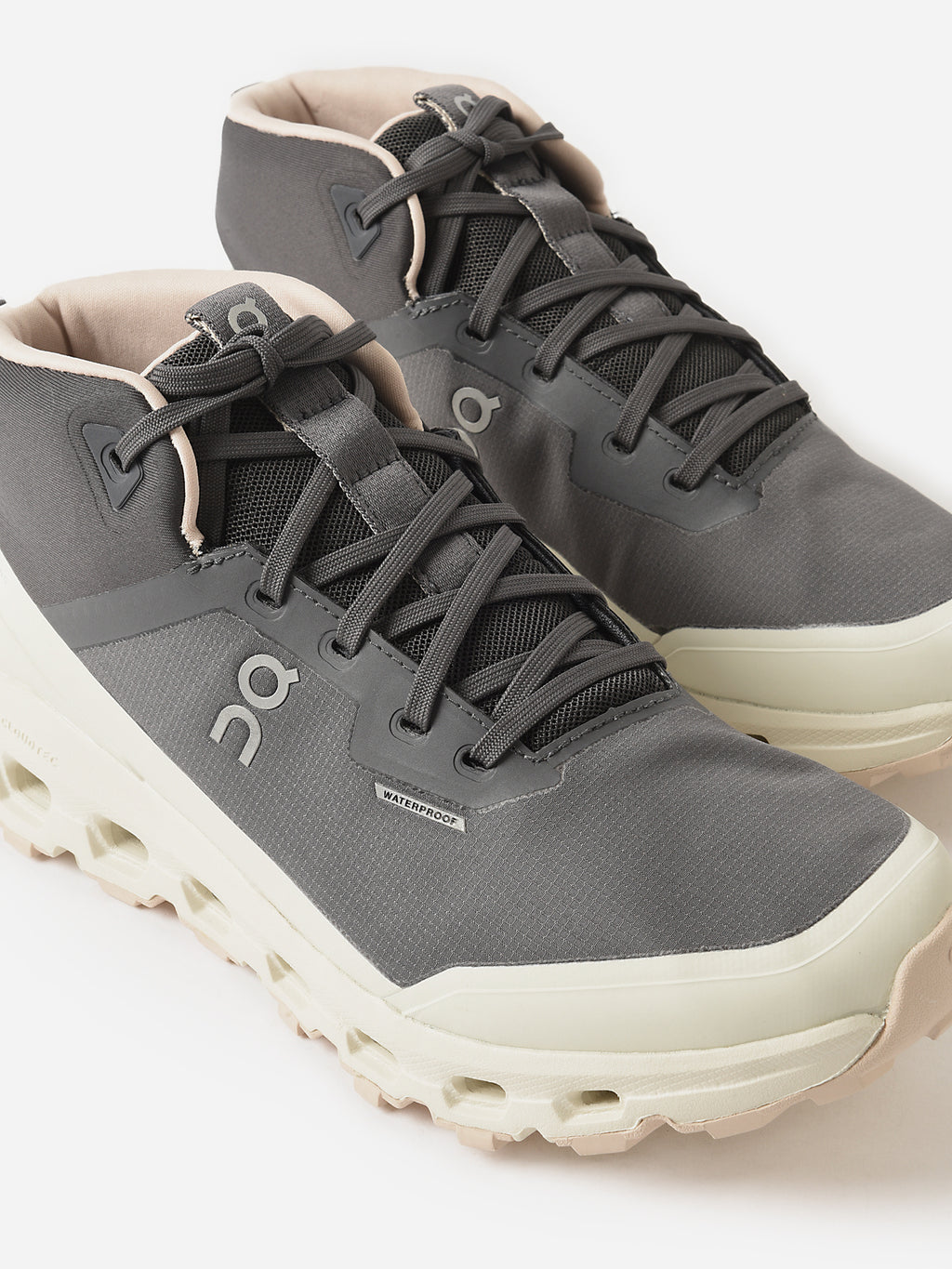 WOMENS CLOUDROAMxECLIPSECREAM-alt2