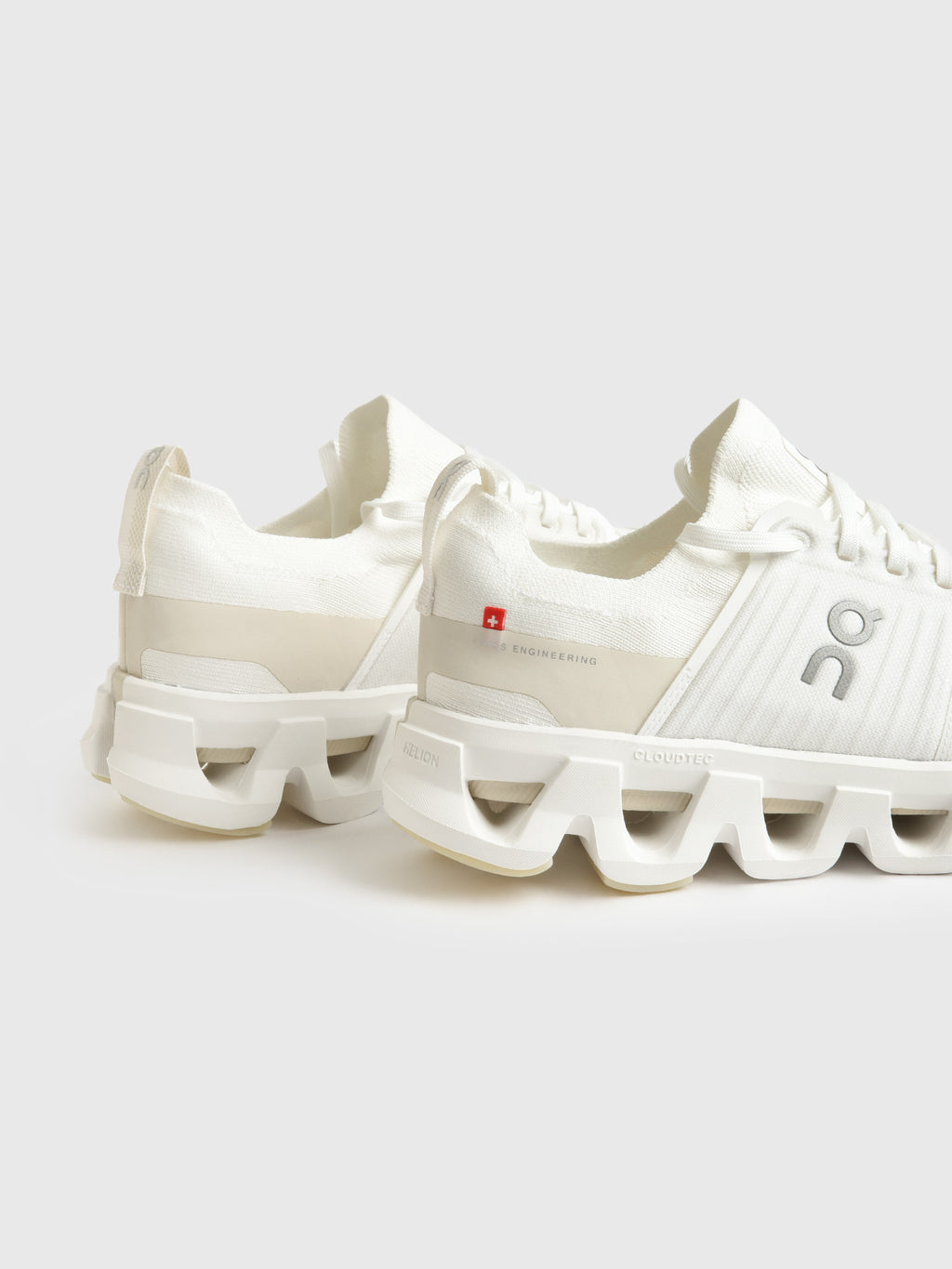 WOMENS CLOUDSWIFT 4xWHITECREAM-alt3