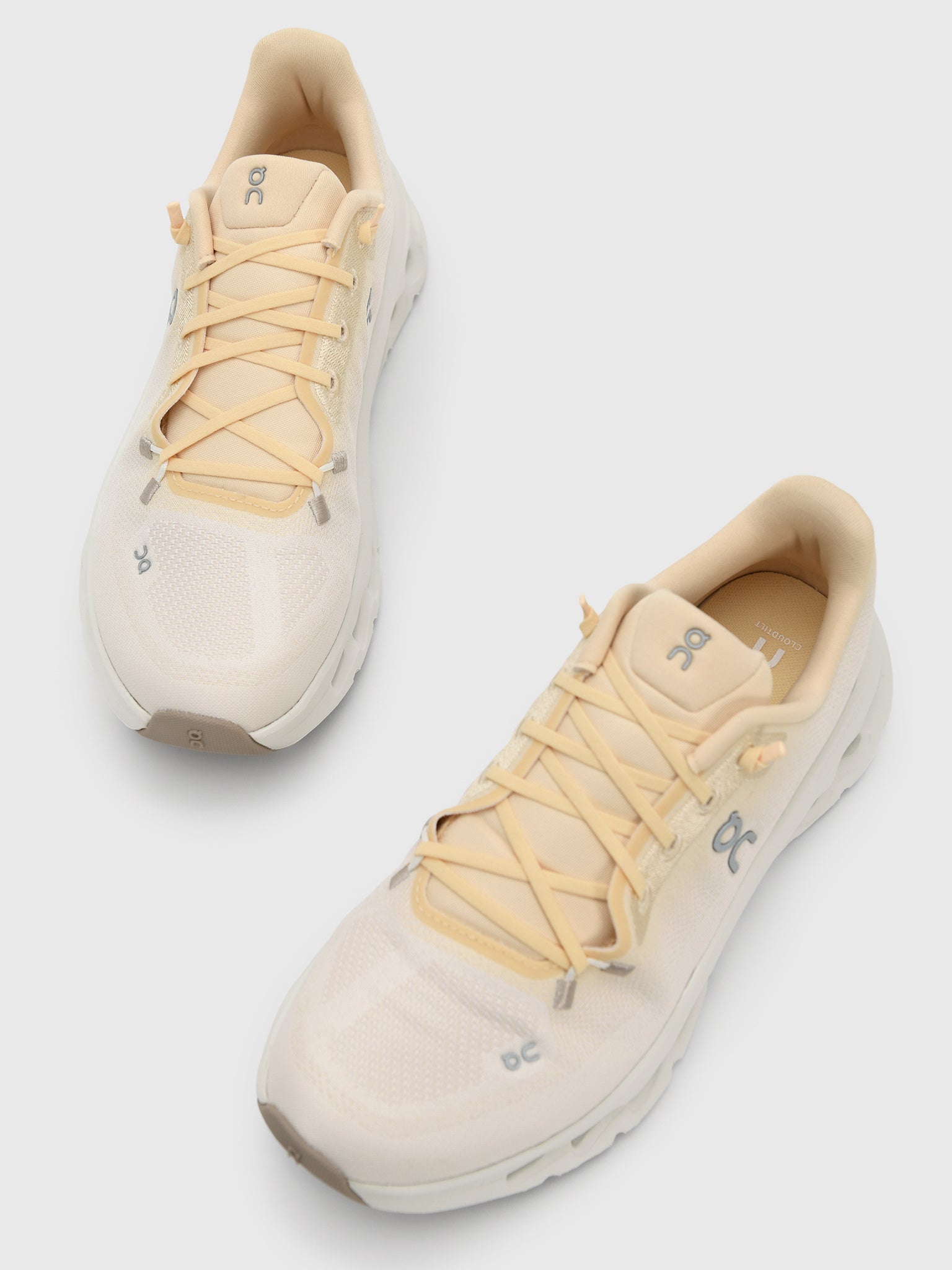 ON Women's Cloudtilt Sneaker - Saint Bernard