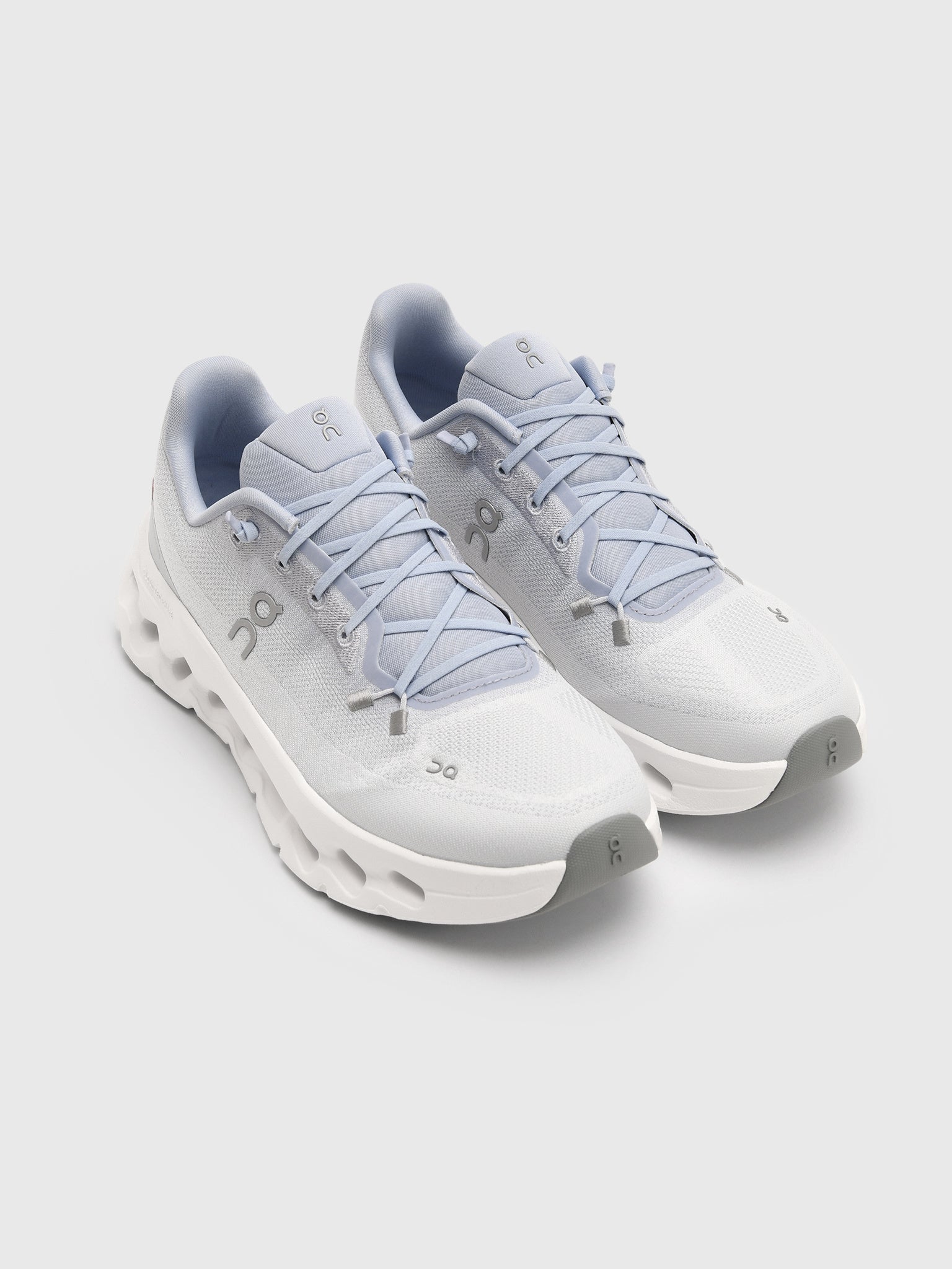 ON Women's Cloudtilt Sneaker - Saint Bernard