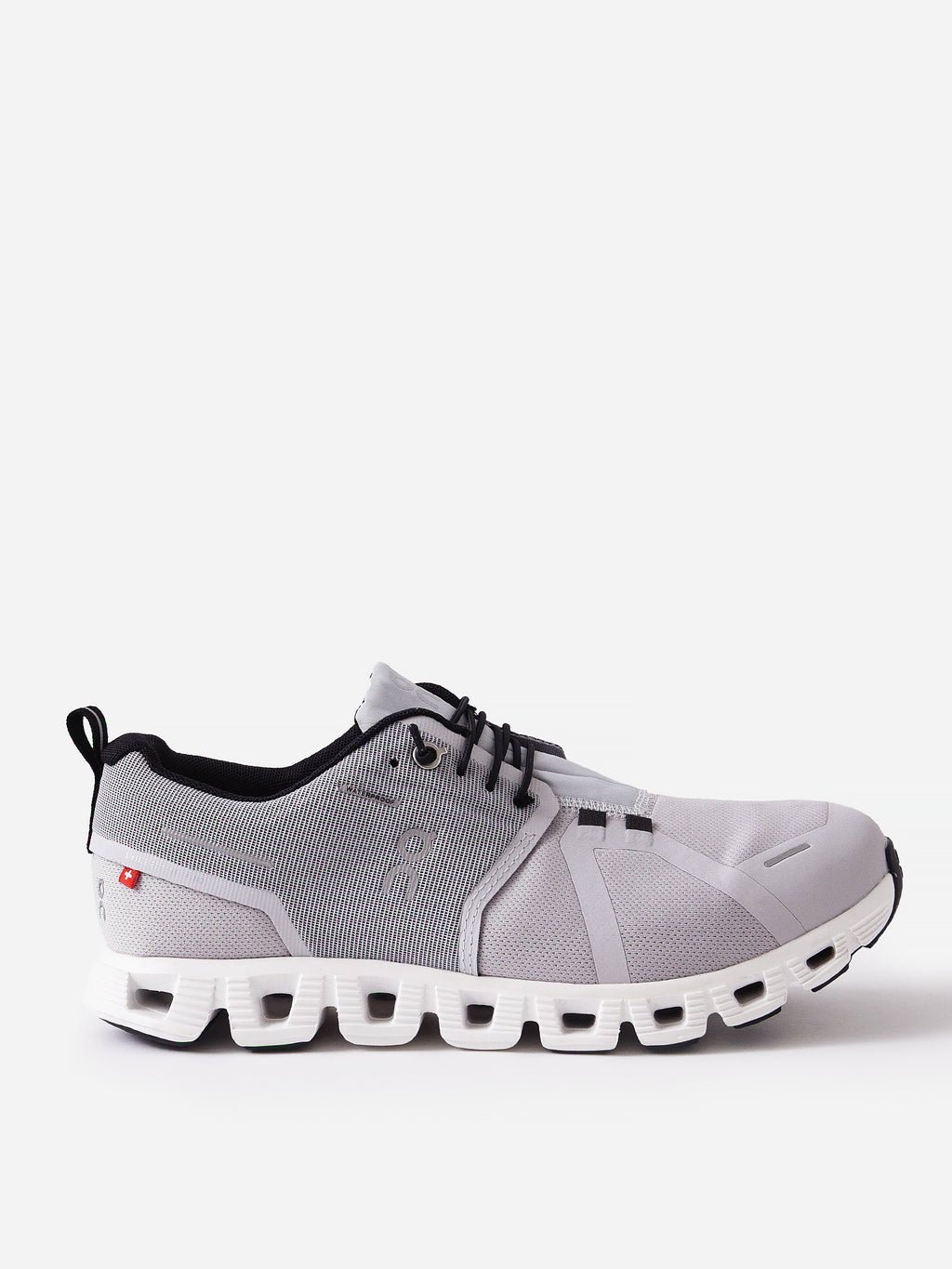 ON Women's Cloud 5 Waterproof Sneaker - Saint Bernard
