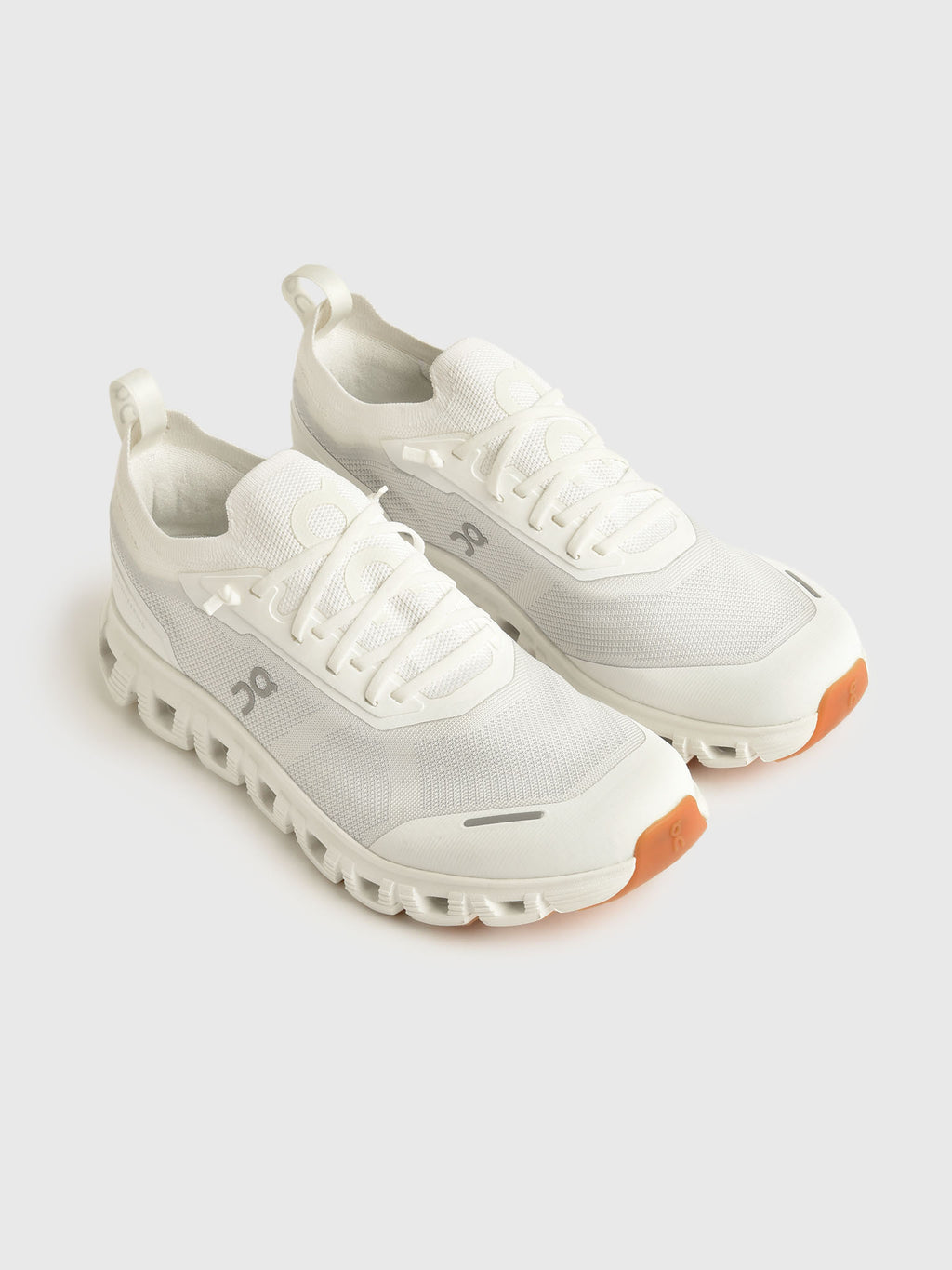 ON Women's Cloud 6 Versa Sneaker - Saint Bernard