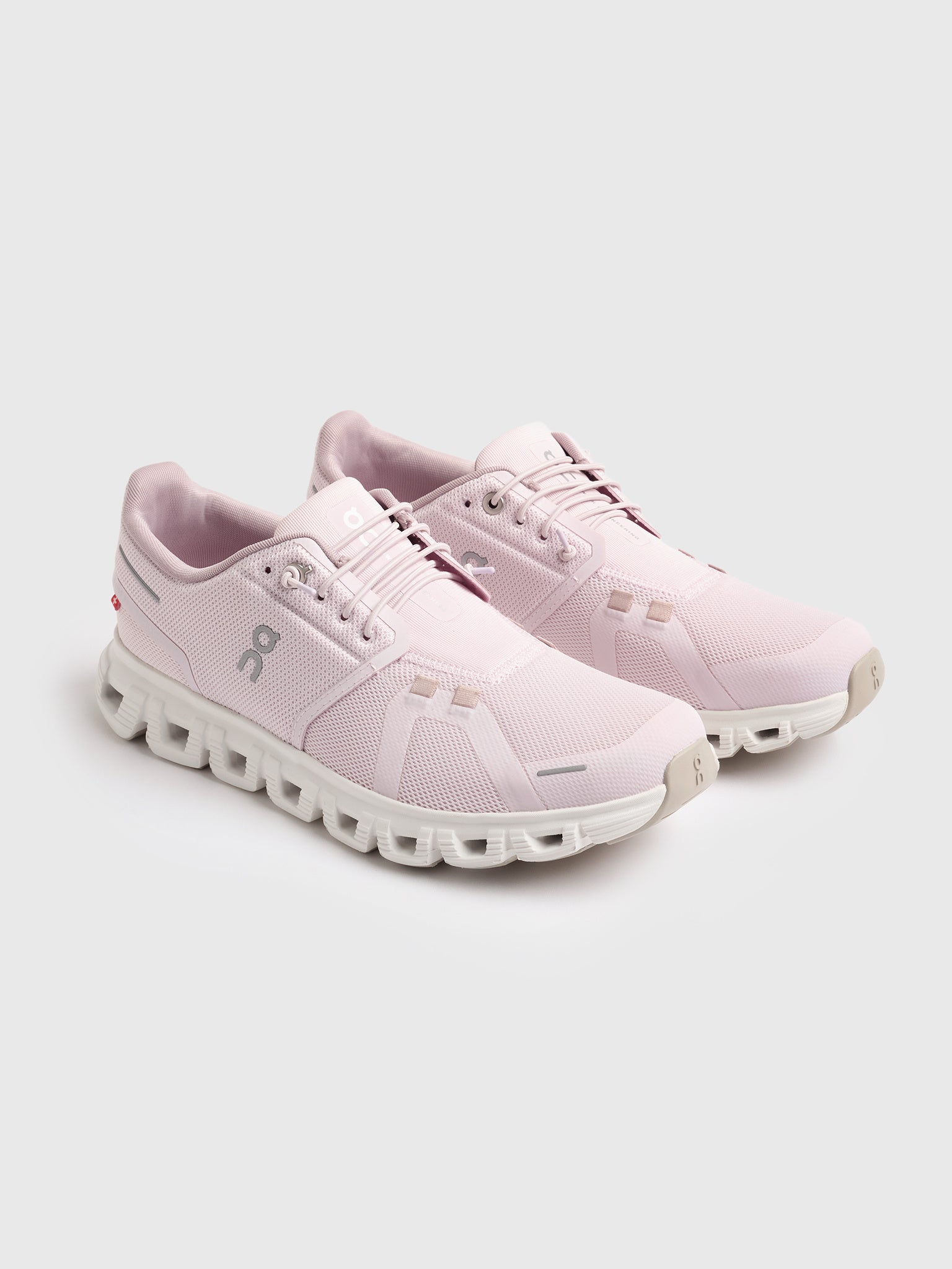 ON Women's Cloud 6 Sneaker - Saint Bernard