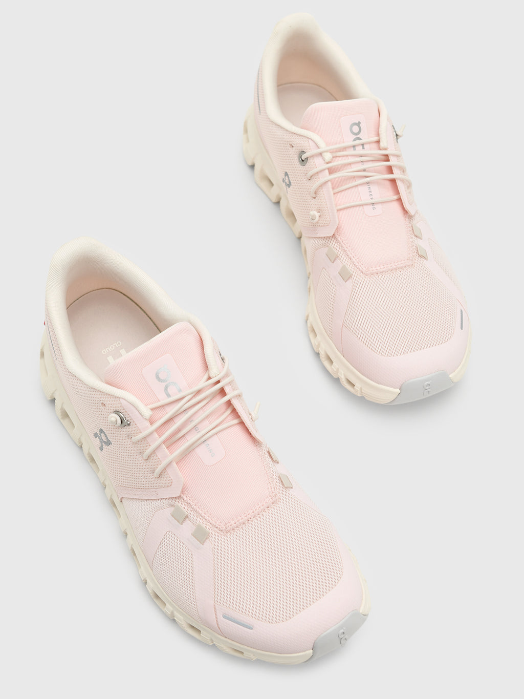 ON Women's Cloud 6 Sneaker - Saint Bernard