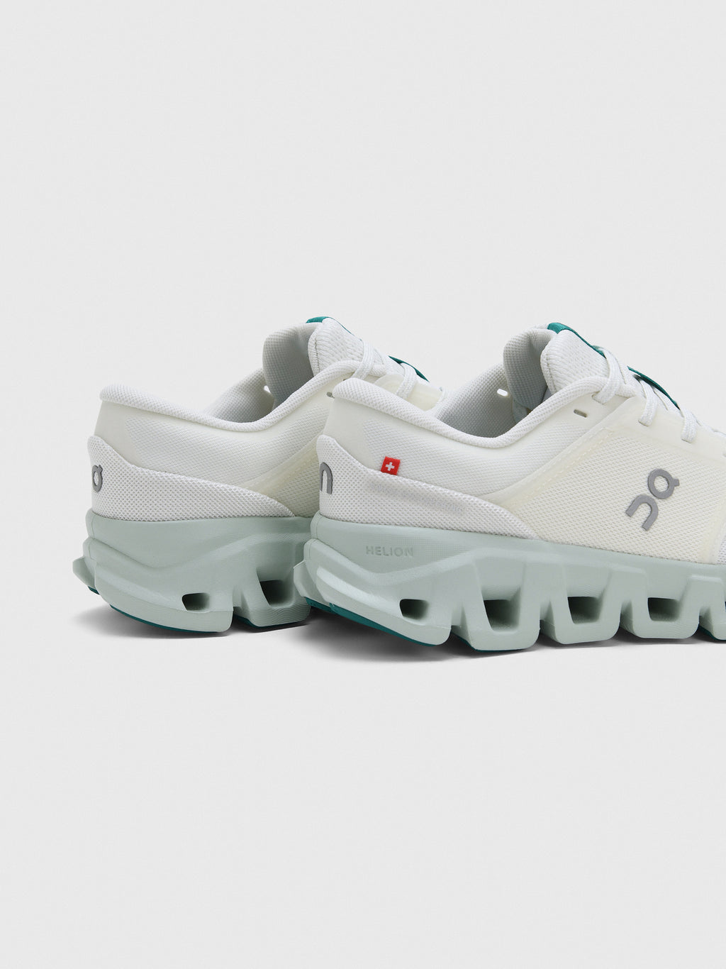 ON Women's Cloud X 5 Sneaker - Saint Bernard