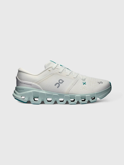 ON Women's Cloud X 5 Sneaker