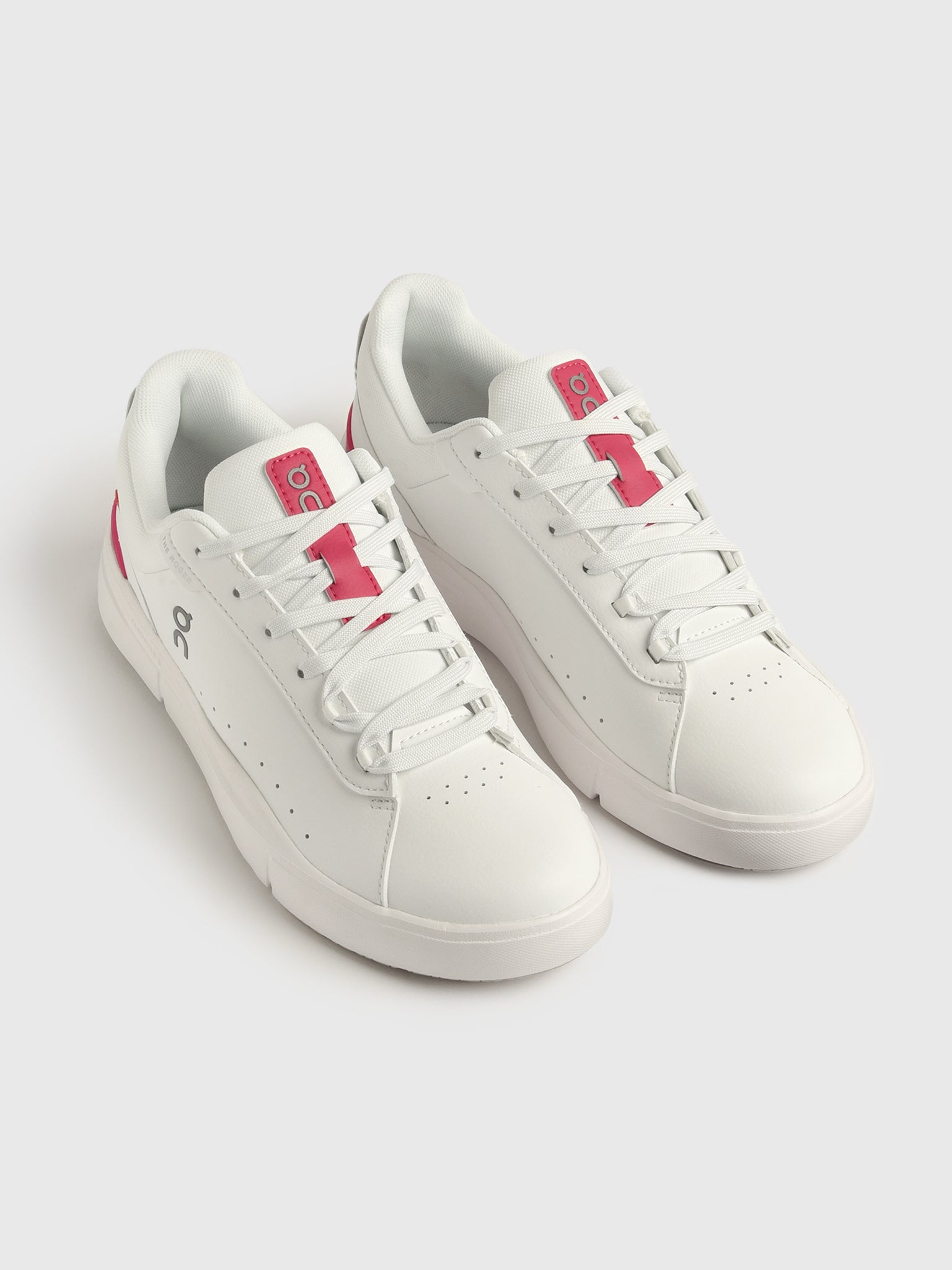 ON Women's The Roger Advantage Sneaker - Saint Bernard