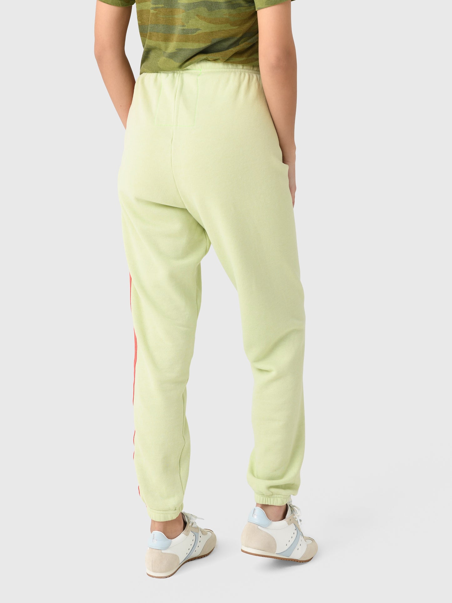 WSPRS5xLIMECREAMWHITENEON-alt2