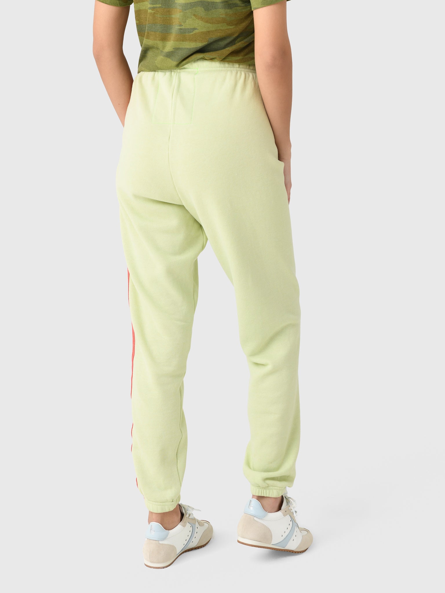 WSPRS5xLIMECREAMWHITENEON-alt2