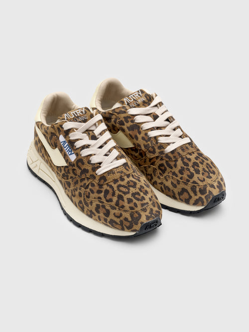 Autry Women's Reelwind Low Sneaker