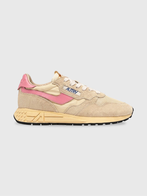 Autry Women's Reelwind Low Sneaker