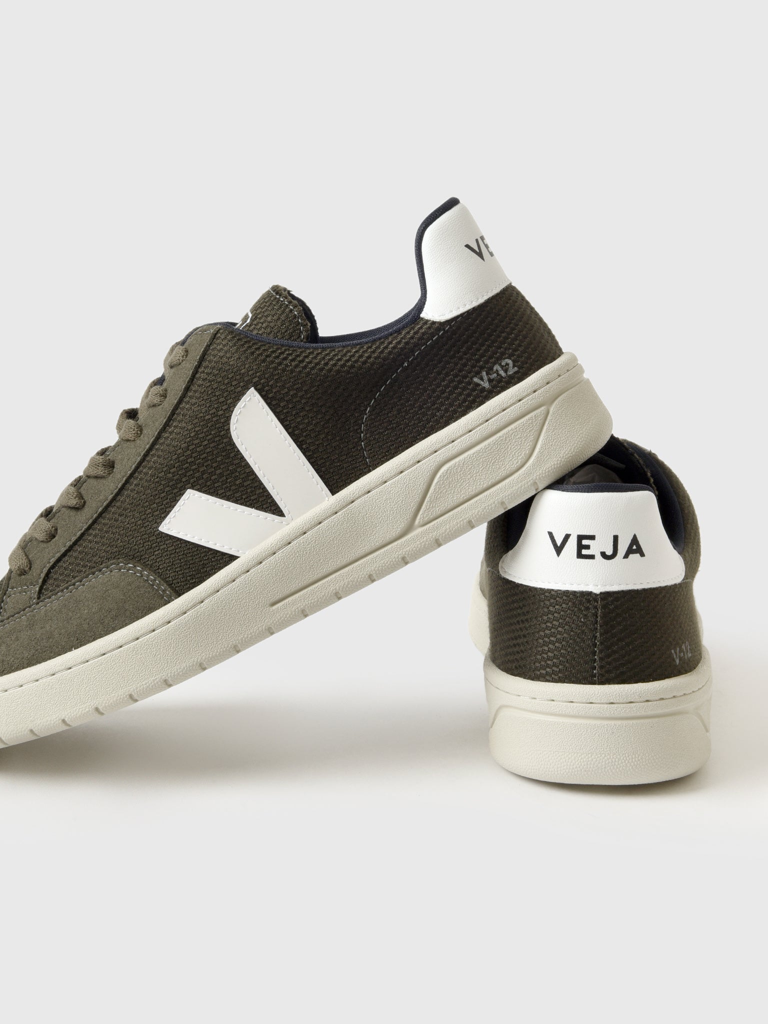 XD0102820xOLIVEWHITE-alt3