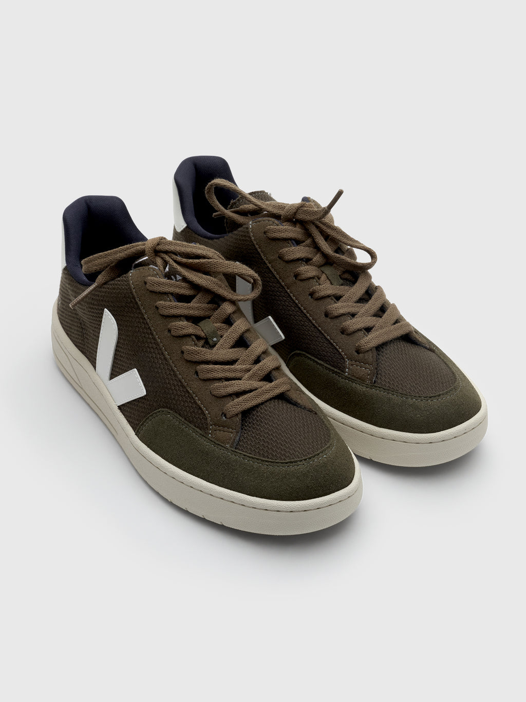 VEJA Men's V-12 B-Mesh Sneaker - Saint Bernard