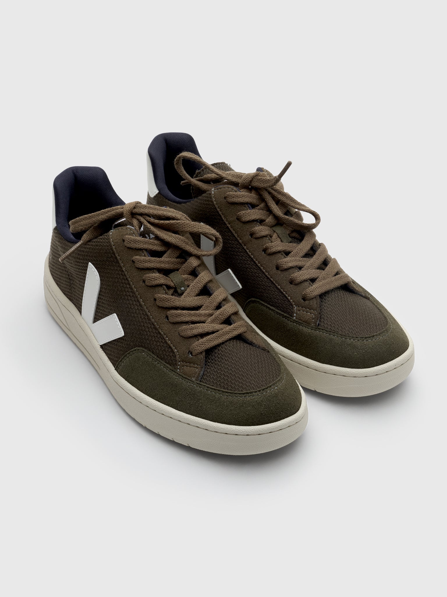 VEJA Men's V-12 B-Mesh Sneaker - Saint Bernard