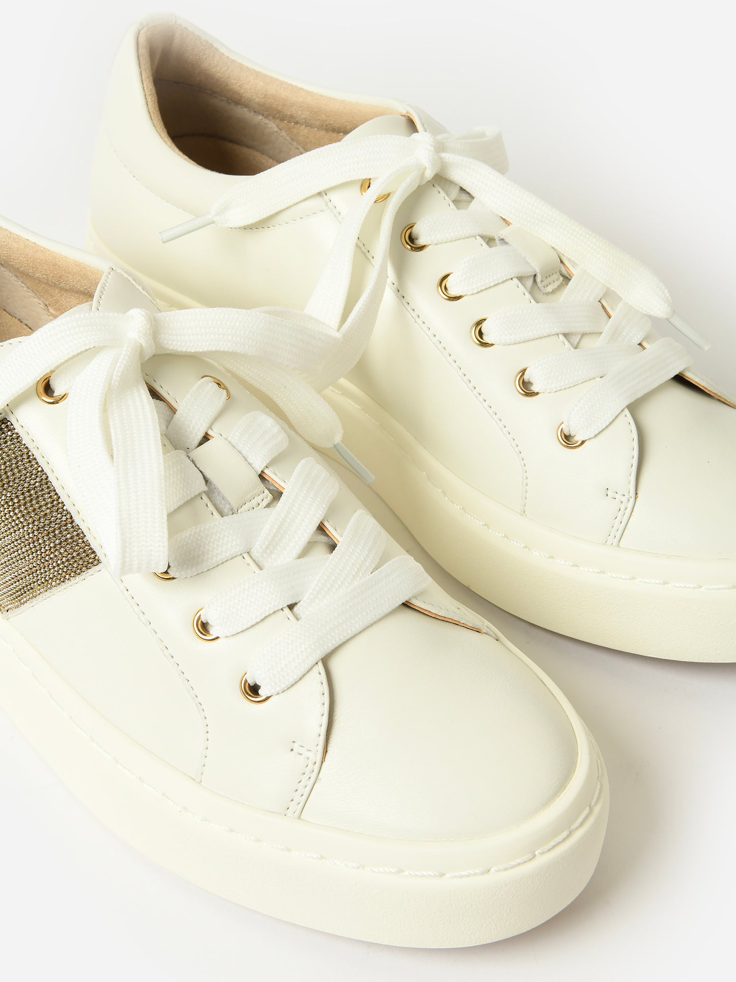 YAVINxWHITENAPPA-alt1