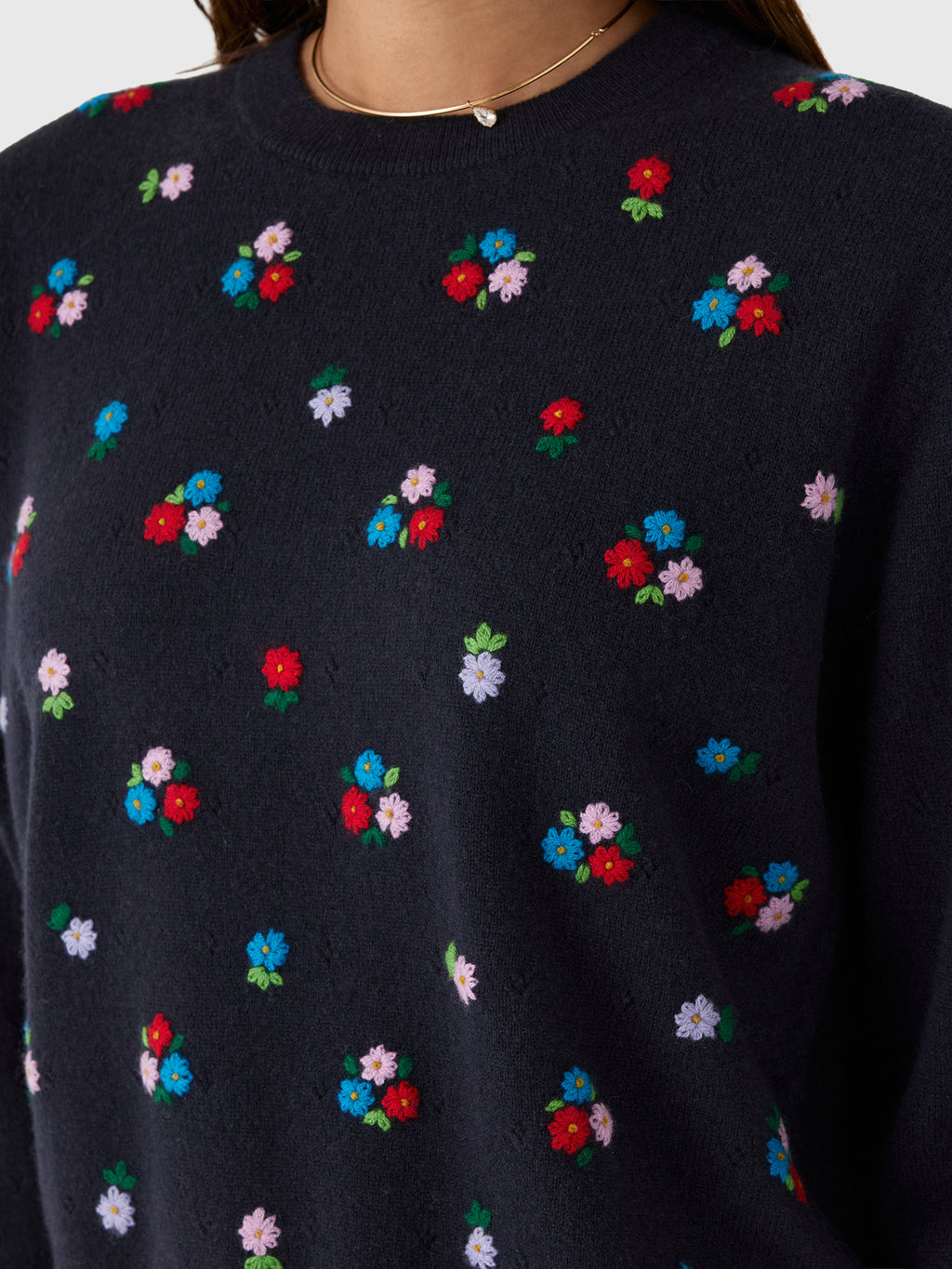 Jumper 1234 Women's Embroidered Floral Crew Sweater - Saint Bernard