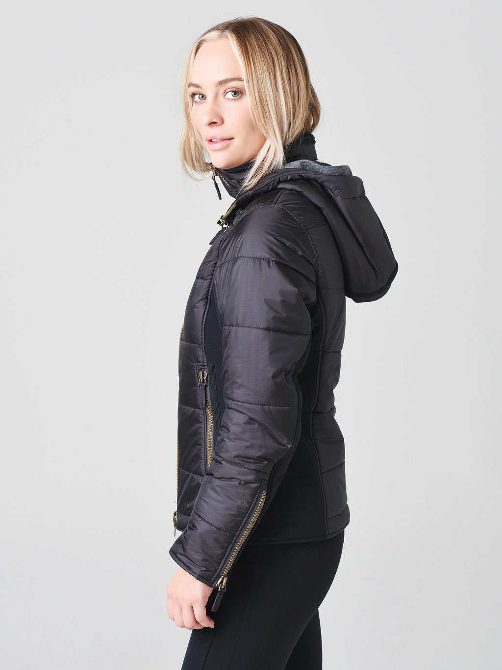 070556x01BLACK-alt2