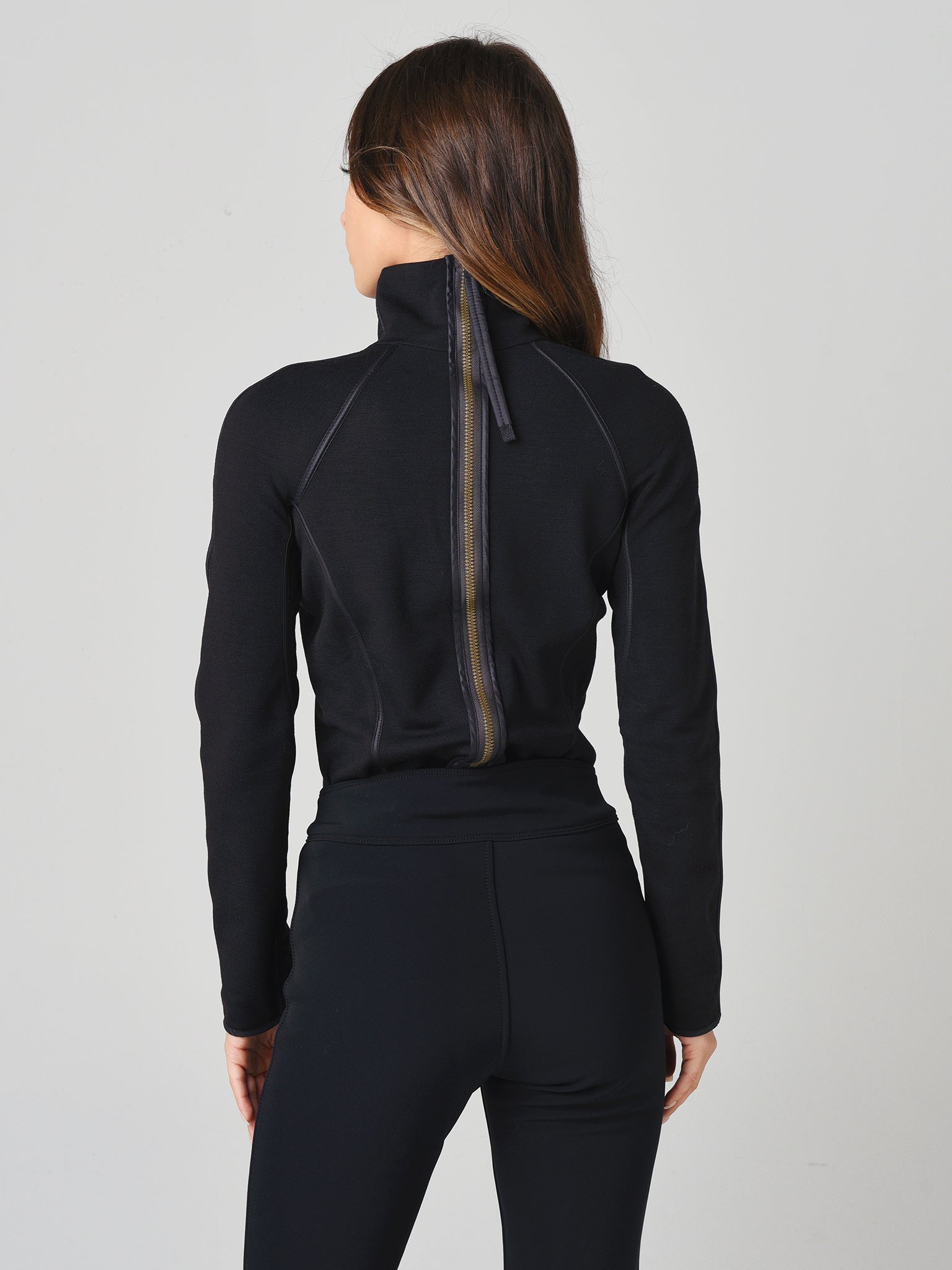 073448x01BLACK-alt3