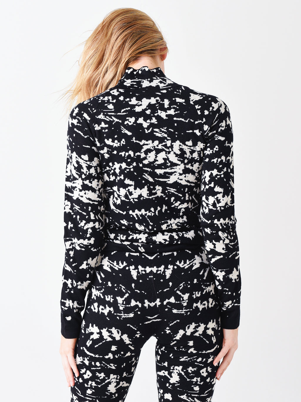 077560x01BLACK-alt3