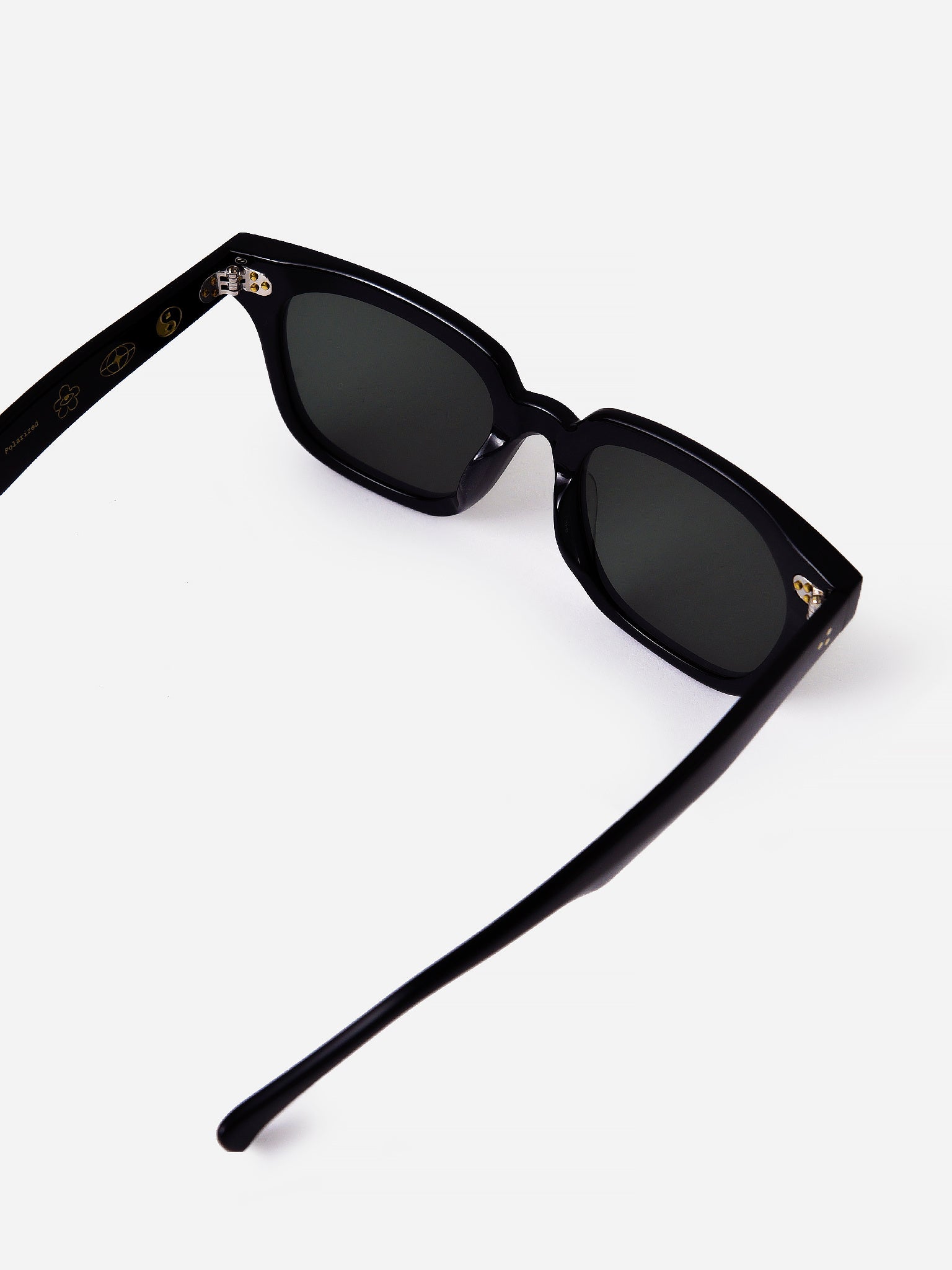 100213UPHOxCRYSTALBLACKGREENPOLARIZED-alt4