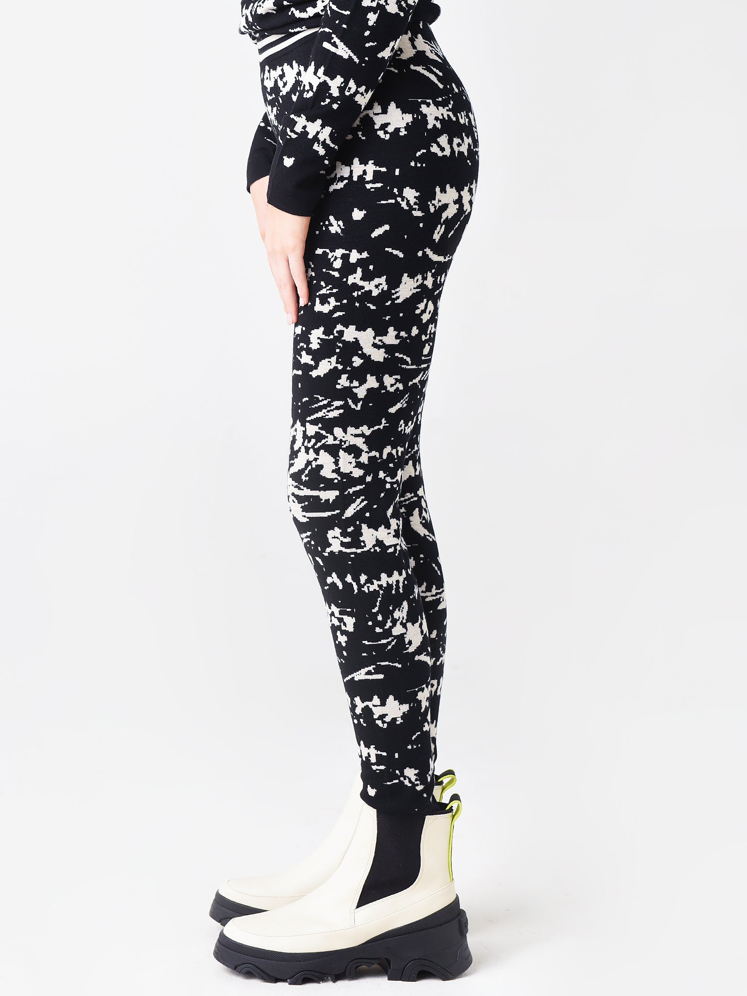 106560x01BLACKCOLOR-alt2