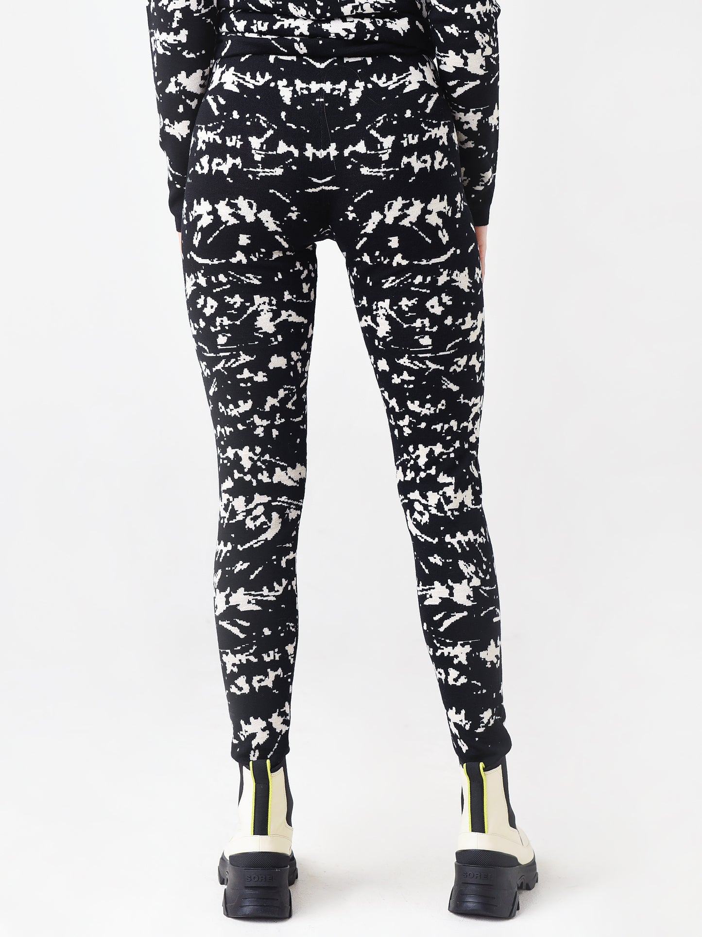 106560x01BLACKCOLOR-alt3