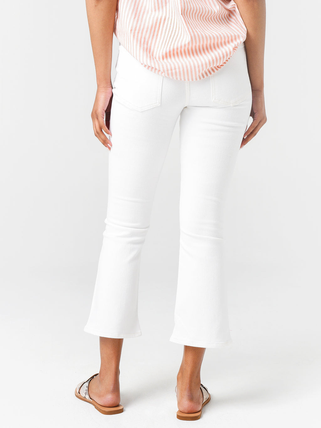 1761-3001xUNVEILWHITE-alt2