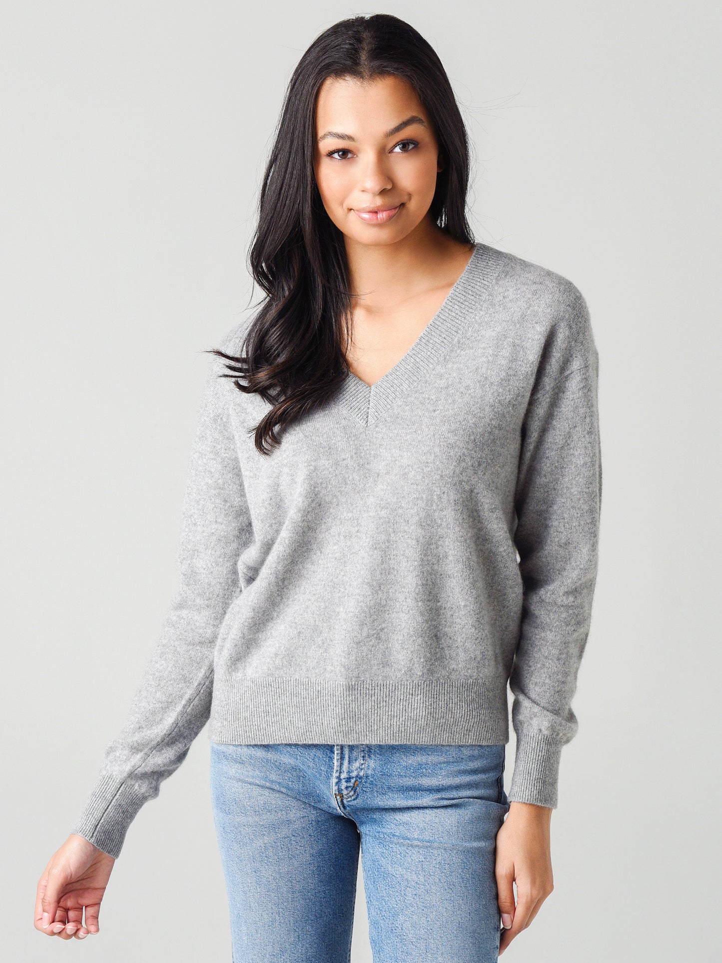 White + Warren Women's Cashmere Long Sleeve V-Neck Sweater