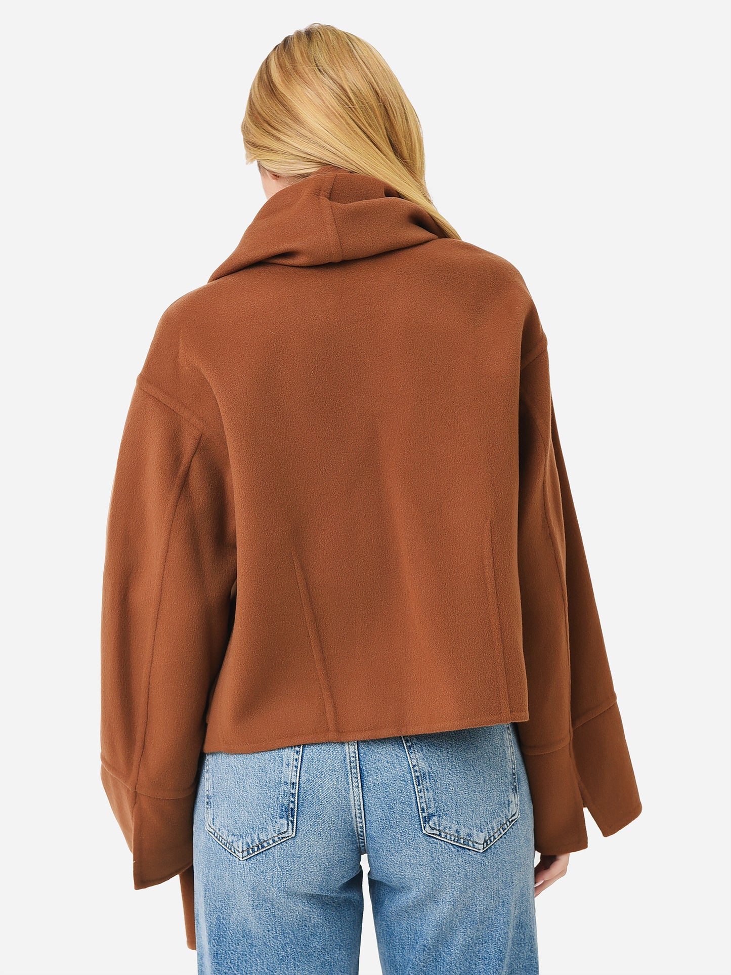 1JAKT00609xSEPIA-alt4